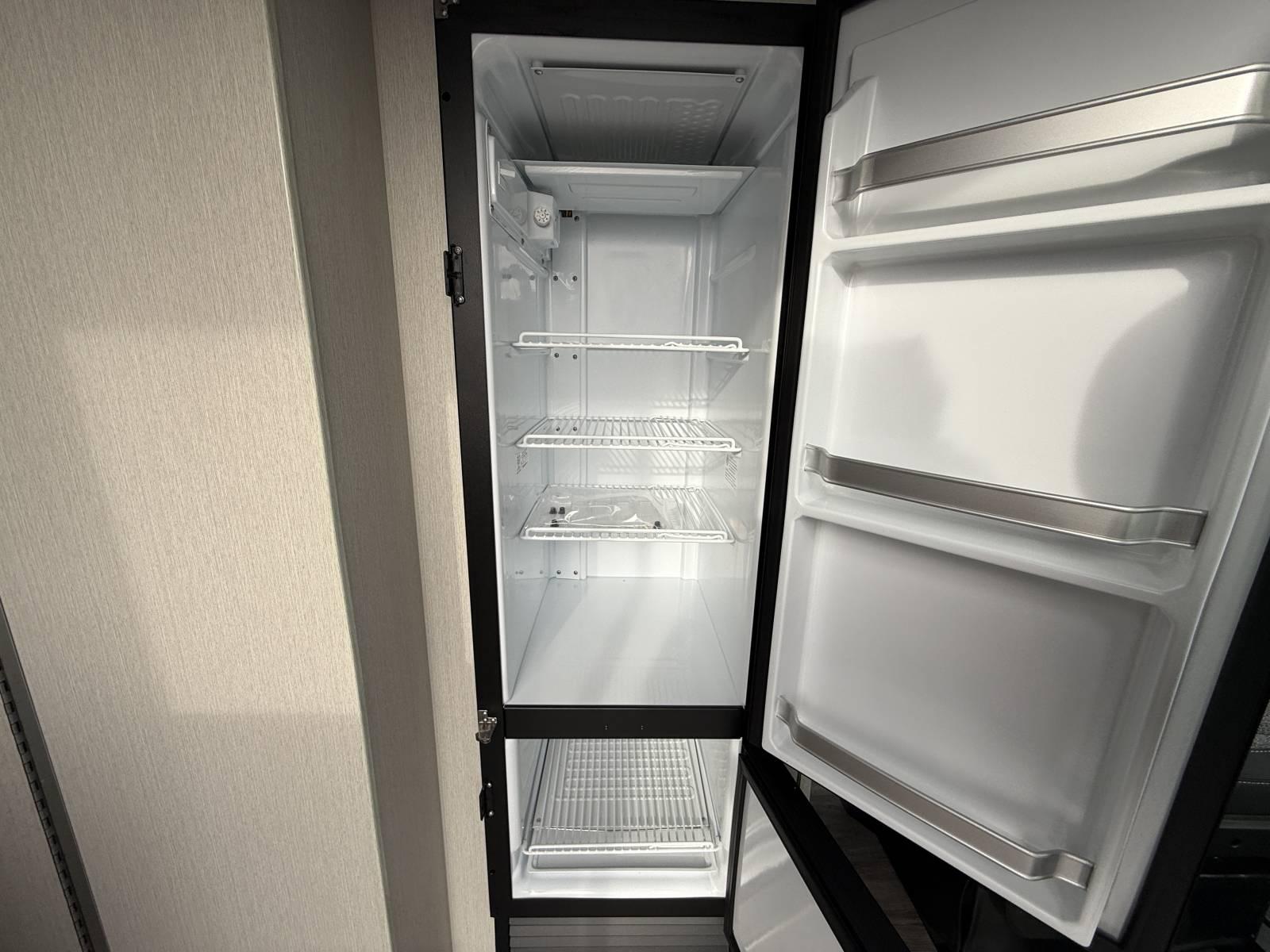 2026 Thor Motor Coach 2026 Thor Motor Coach Sequence - thumbnail 18