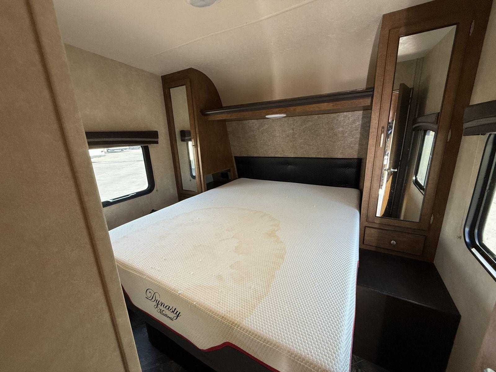 2017 Forest River RV 2017 Forest River RV SHOCKWAVE - thumbnail 17