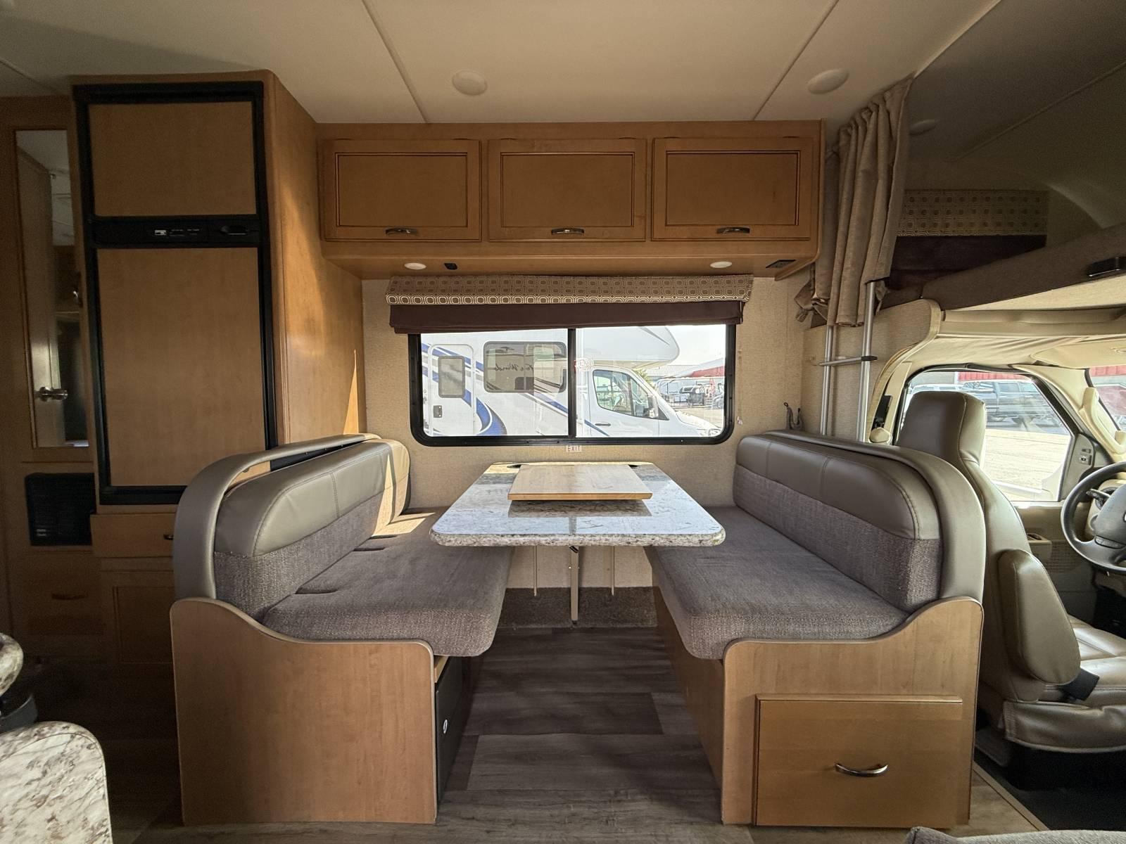 2018 Thor Motor Coach 2018 Thor Motor Coach Four - thumbnail 18