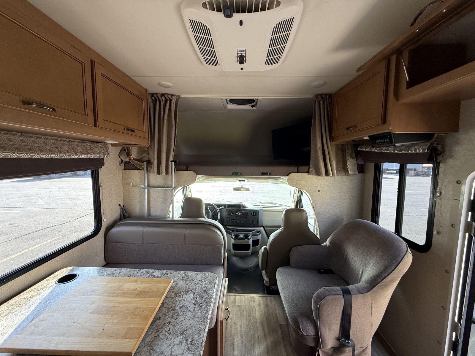 2018 Thor Motor Coach 2018 Thor Motor Coach Four - thumbnail 20