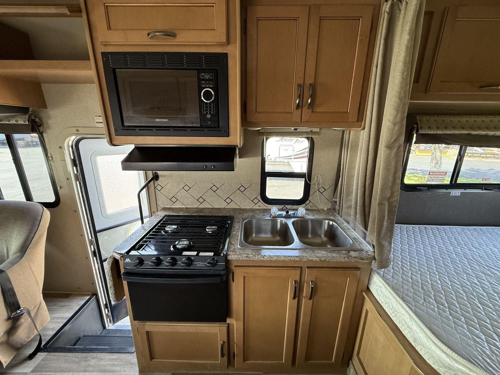 2018 Thor Motor Coach 2018 Thor Motor Coach Four - thumbnail 22