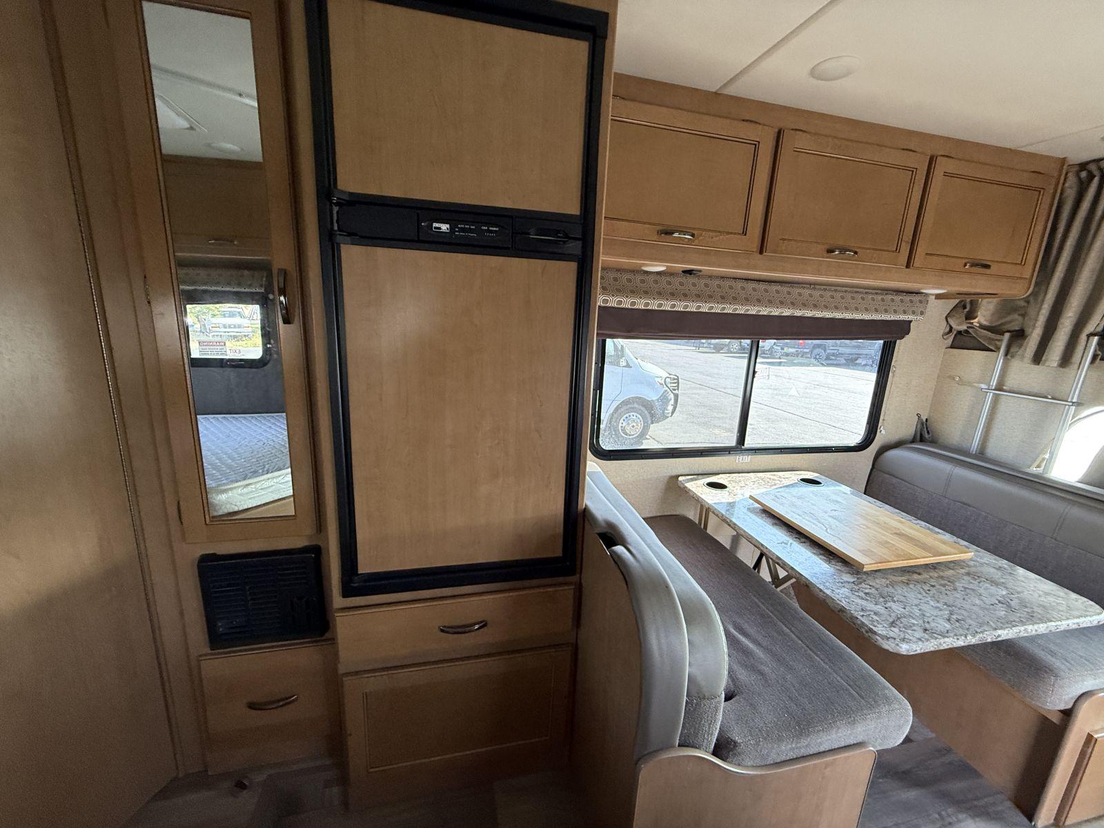 2018 Thor Motor Coach 2018 Thor Motor Coach Four - thumbnail 24