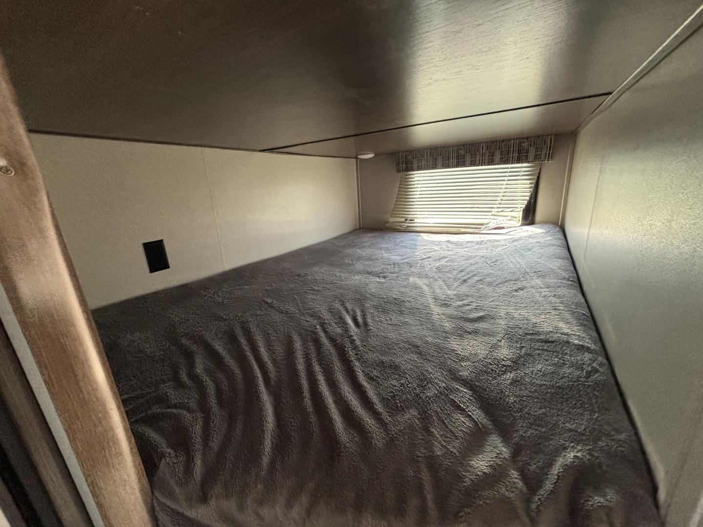 2020 Keystone RV 2020 Keystone RV Hideout - thumbnail 17