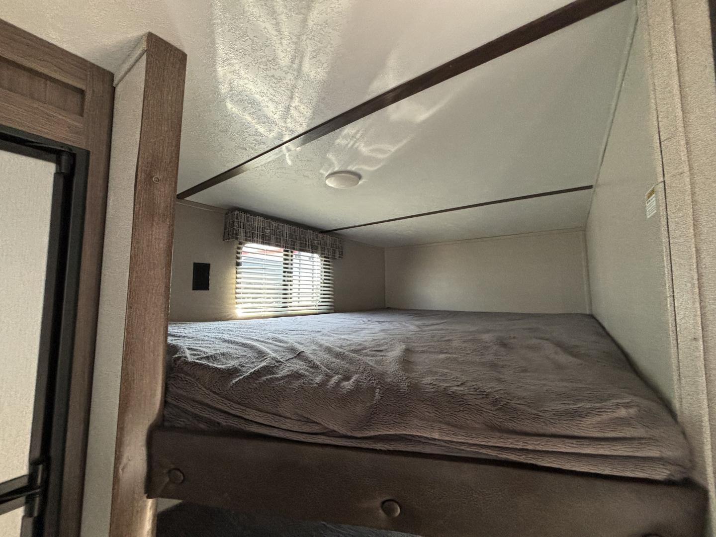 2020 Keystone RV 2020 Keystone RV Hideout - thumbnail 18