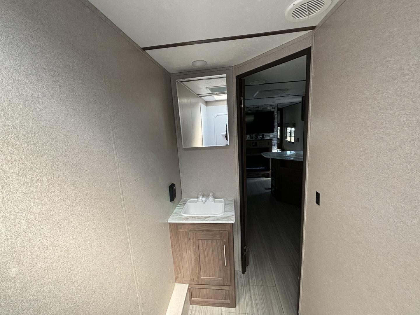 2020 Keystone RV 2020 Keystone RV Hideout - thumbnail 23
