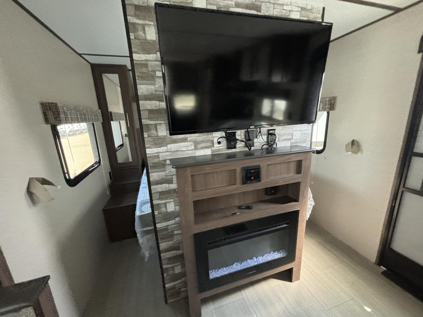 2020 Keystone RV 2020 Keystone RV Hideout - thumbnail 25