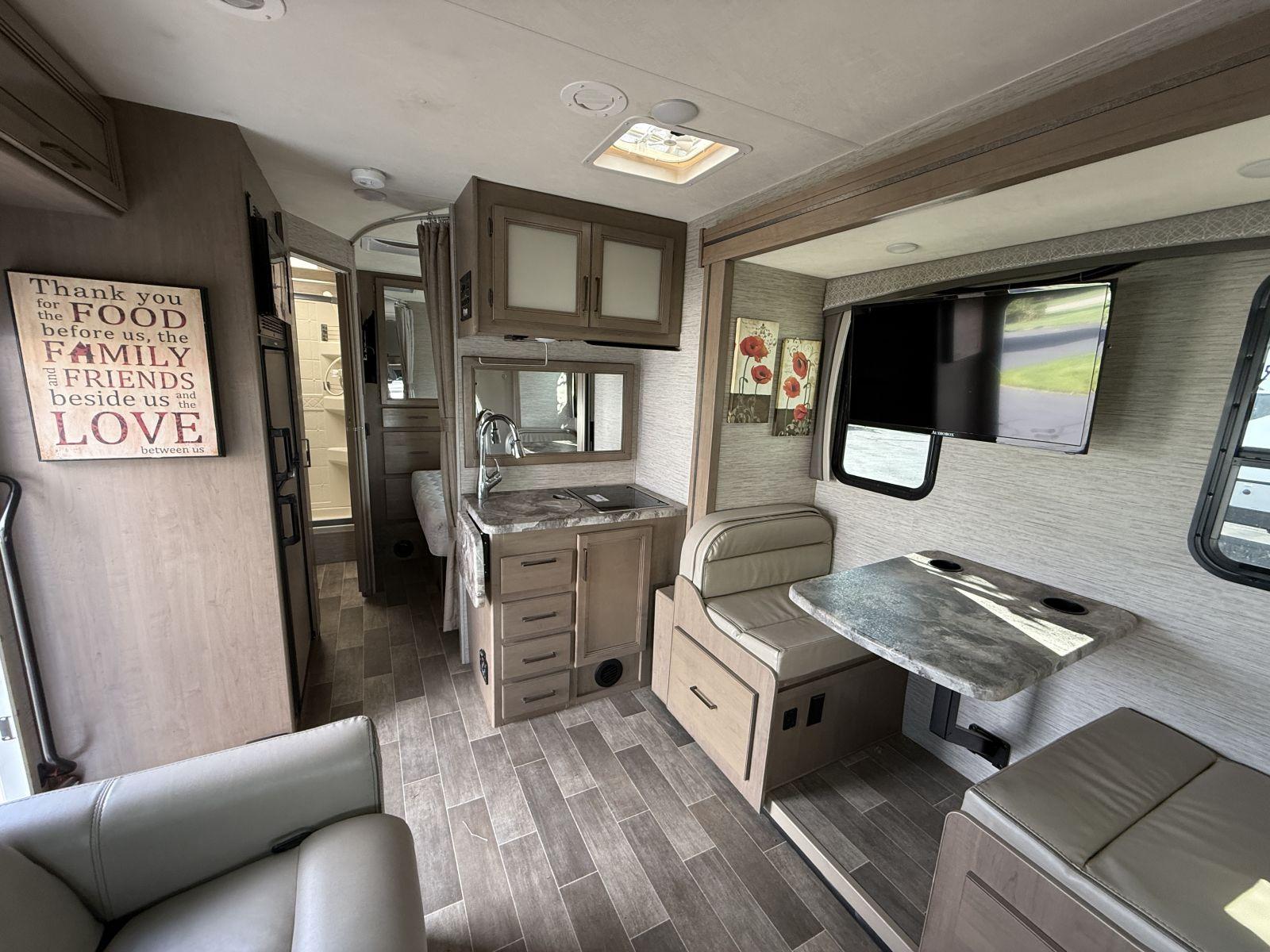 2021 Thor Motor Coach 2021 Thor Motor Coach Chateau - thumbnail 23