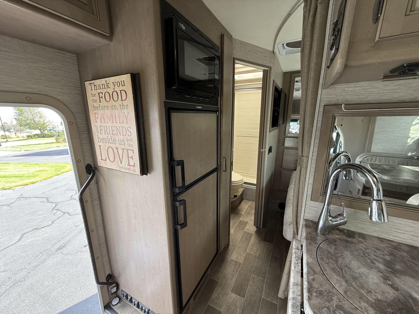 2021 Thor Motor Coach 2021 Thor Motor Coach Chateau - thumbnail 24