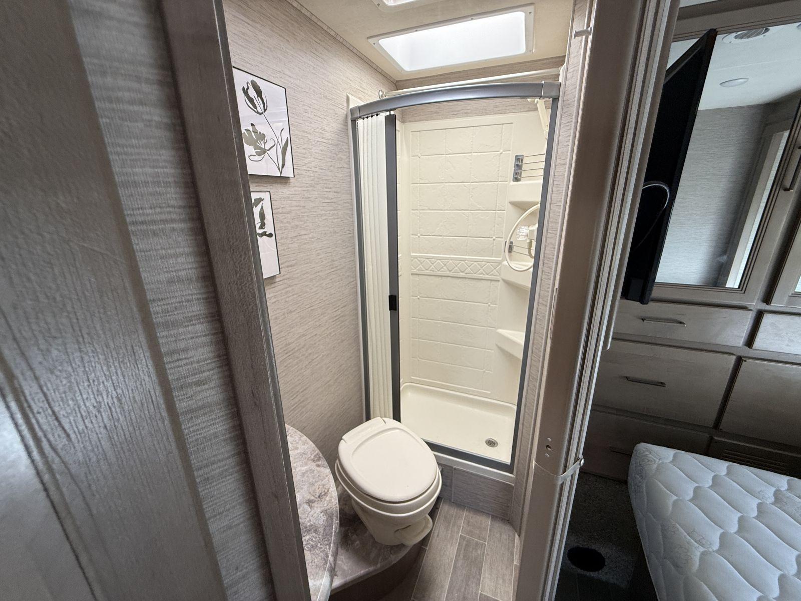 2021 Thor Motor Coach 2021 Thor Motor Coach Chateau - thumbnail 27