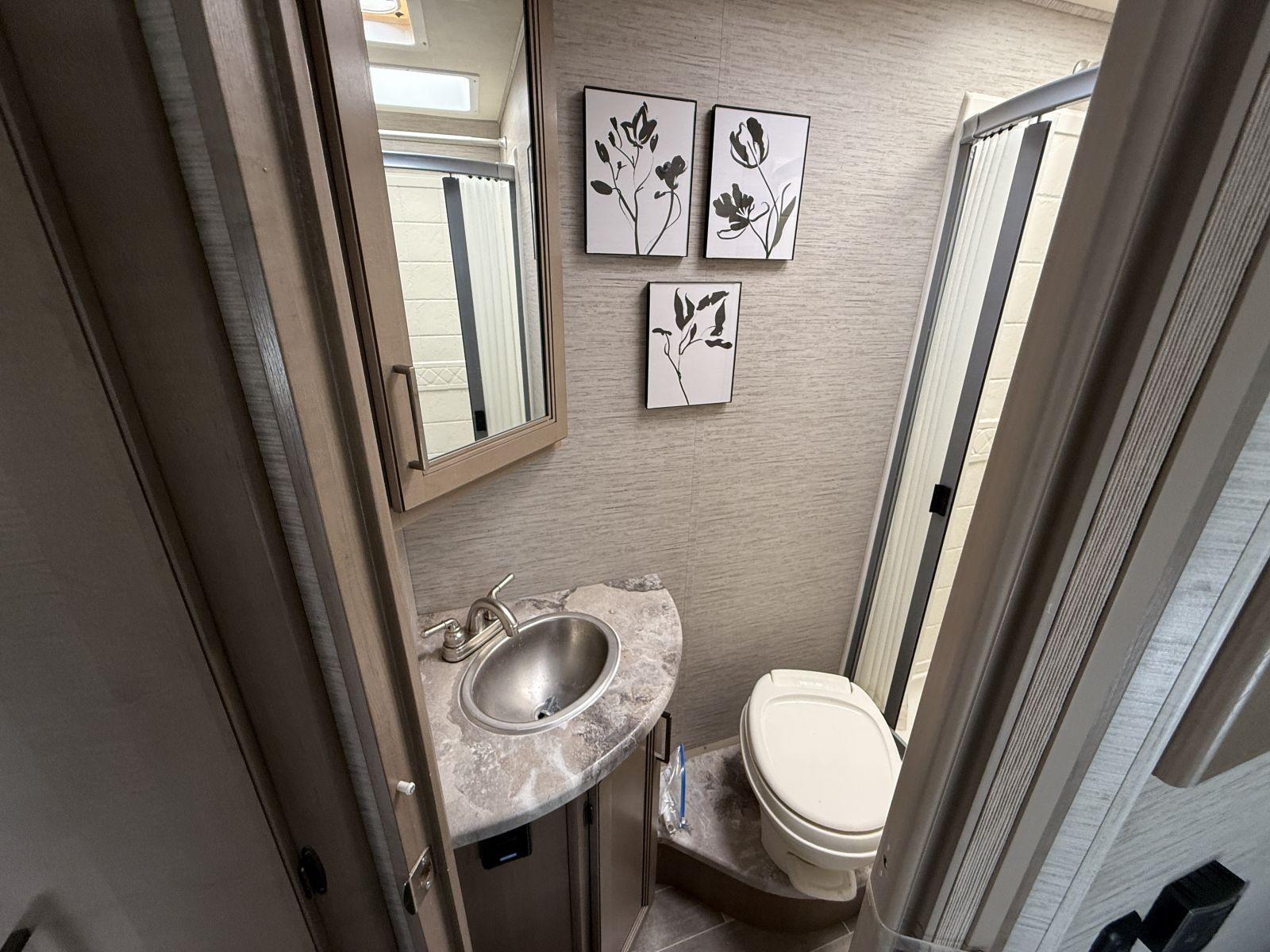 2021 Thor Motor Coach 2021 Thor Motor Coach Chateau - thumbnail 28