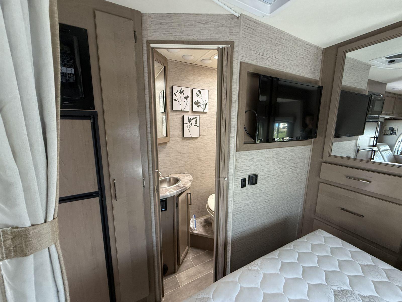 2021 Thor Motor Coach 2021 Thor Motor Coach Chateau - thumbnail 29