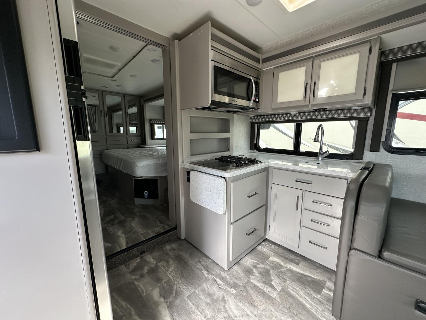 2023 Thor Motor Coach 2023 Thor Motor Coach Quantum - thumbnail 19