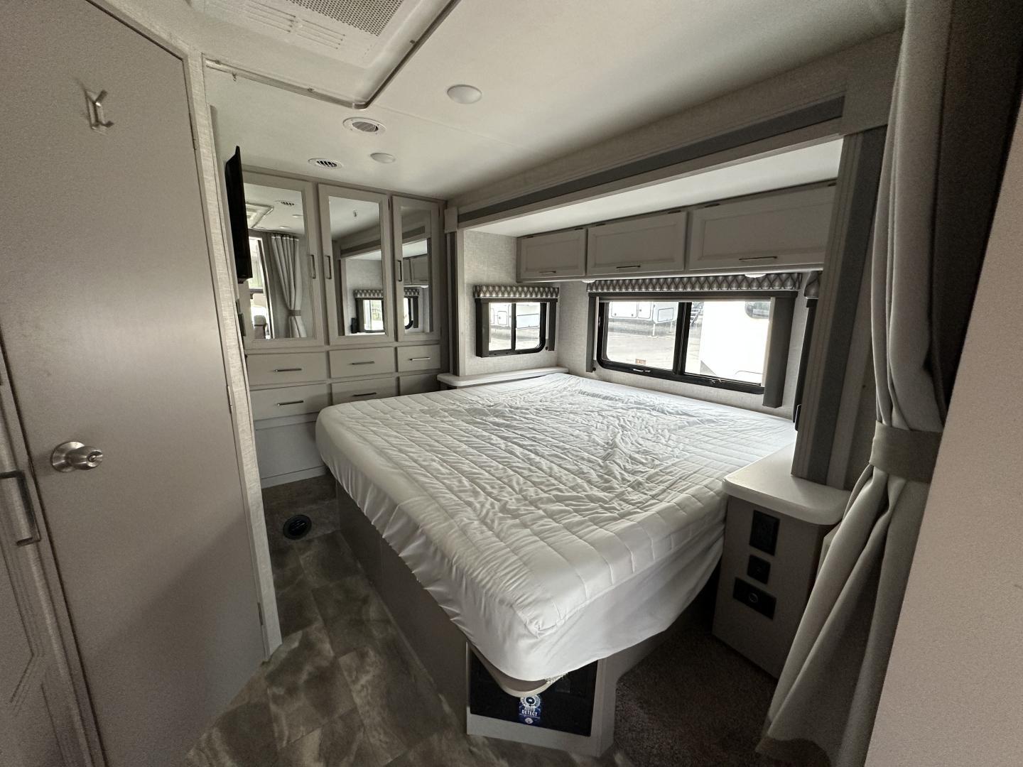 2023 Thor Motor Coach 2023 Thor Motor Coach Quantum - thumbnail 20