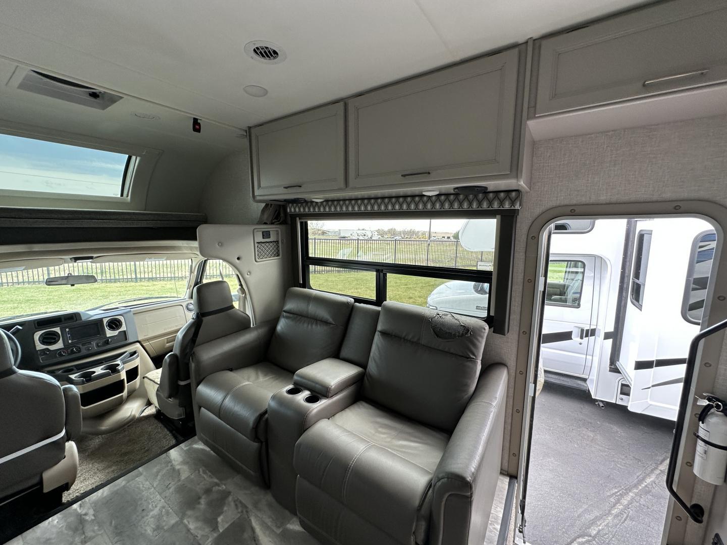 2023 Thor Motor Coach 2023 Thor Motor Coach Quantum - thumbnail 25