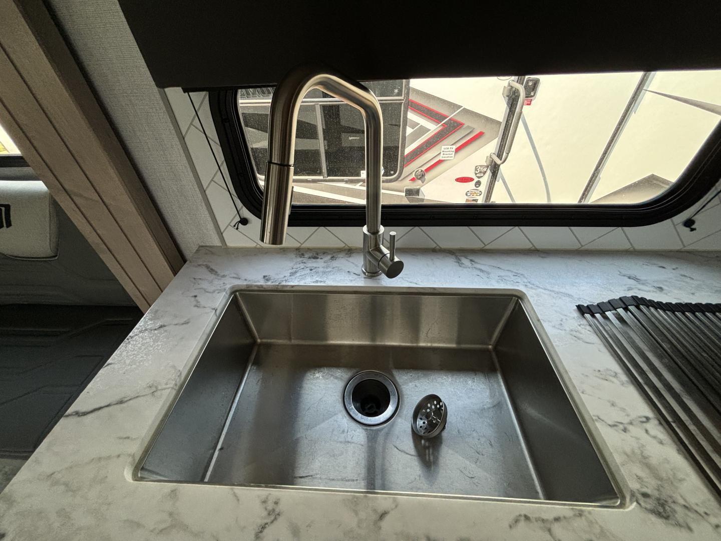 2024 Grand Design 2024 Grand Design Momentum - thumbnail 20