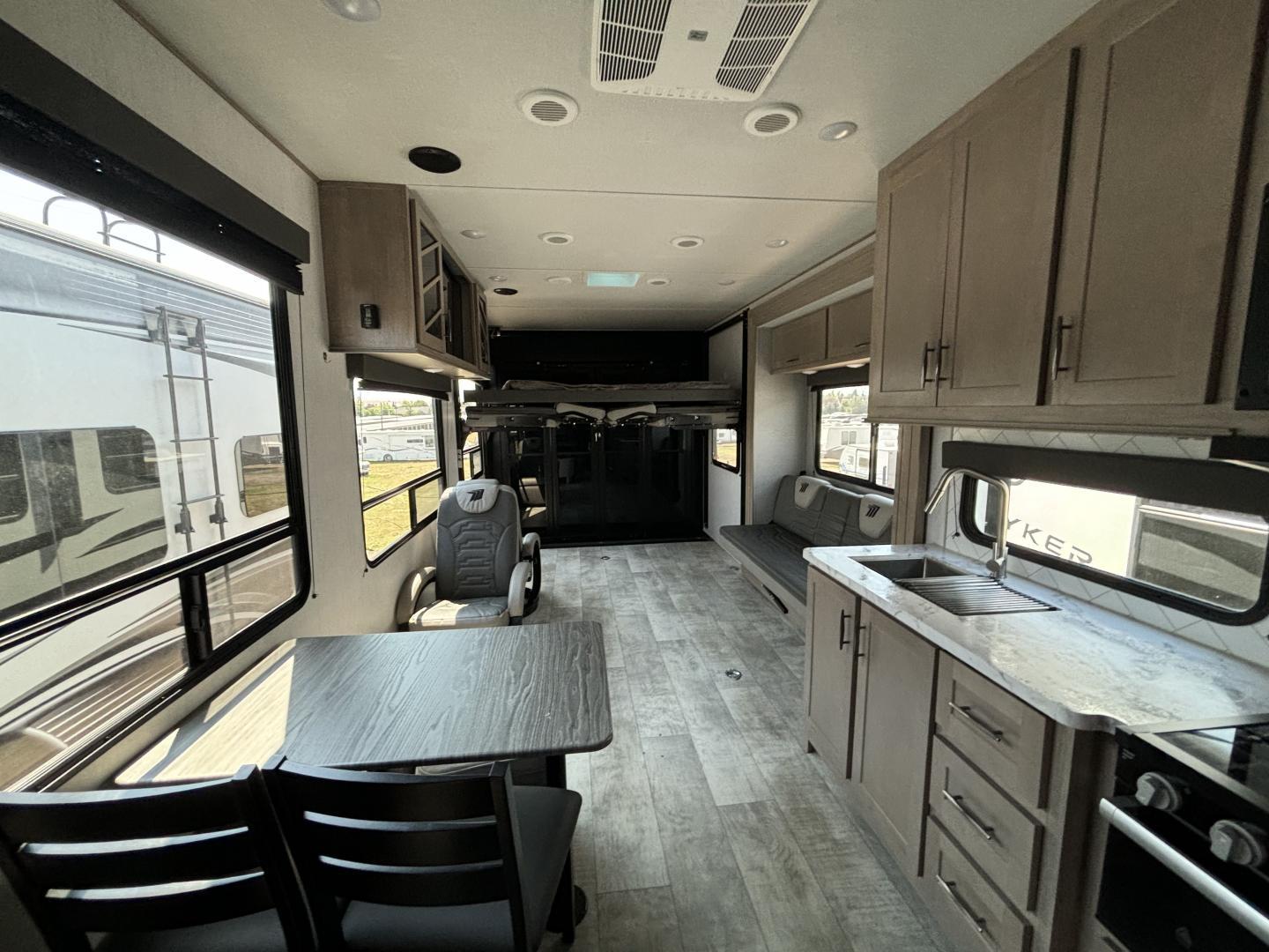 2024 Grand Design 2024 Grand Design Momentum - thumbnail 25