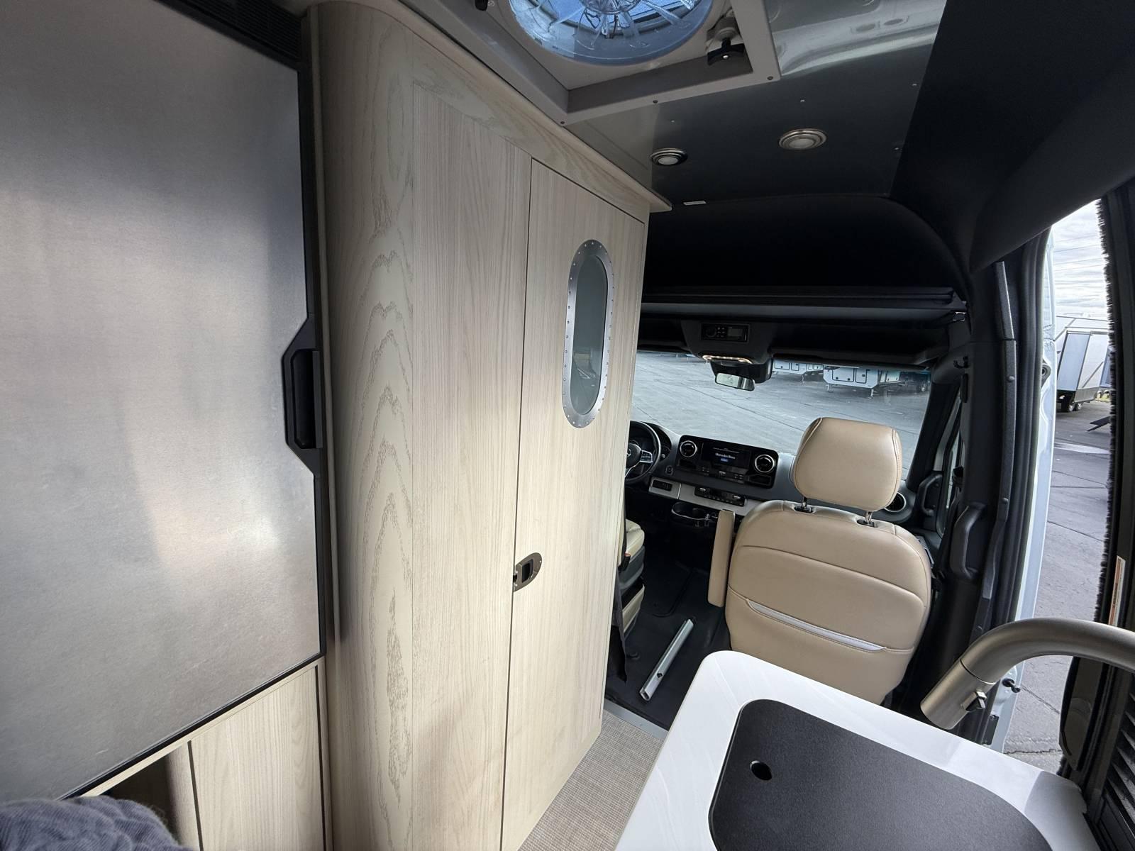 2025 Airstream 2025 Airstream Interstate - thumbnail 21