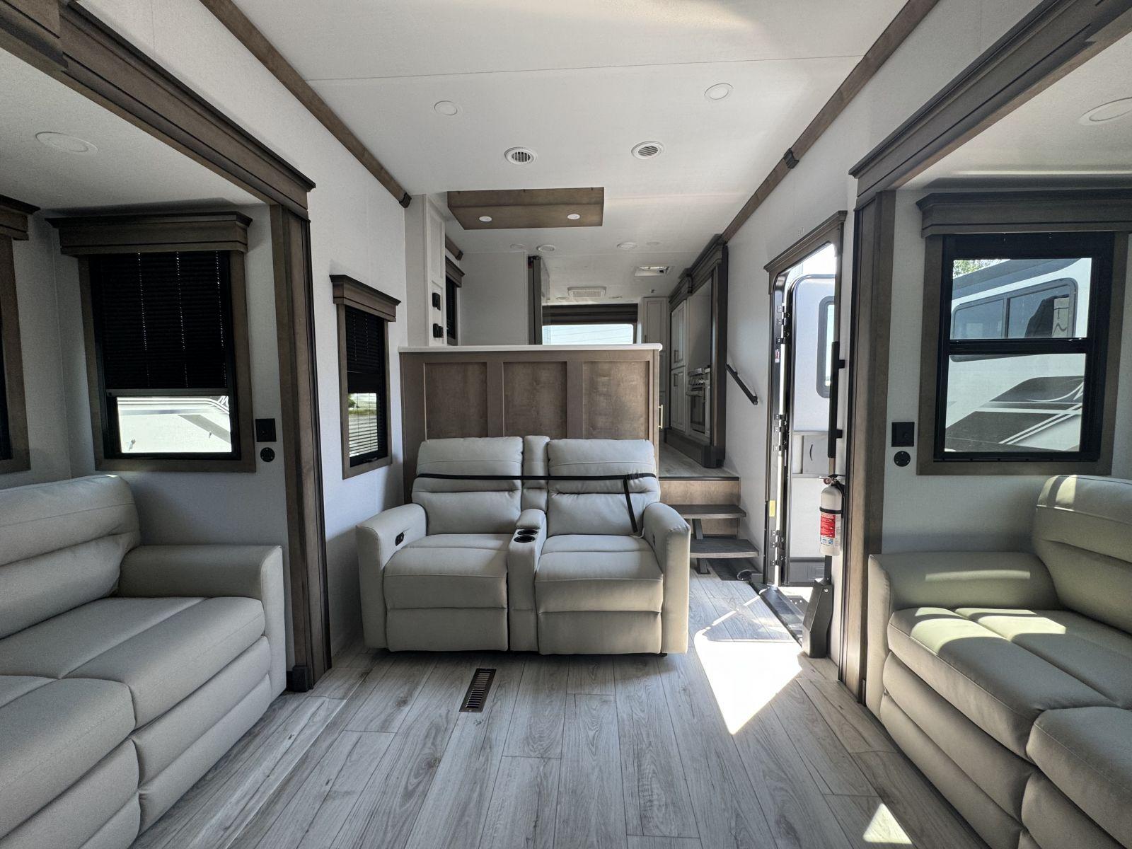 2026 Keystone RV 2026 Keystone RV Montana - thumbnail 24