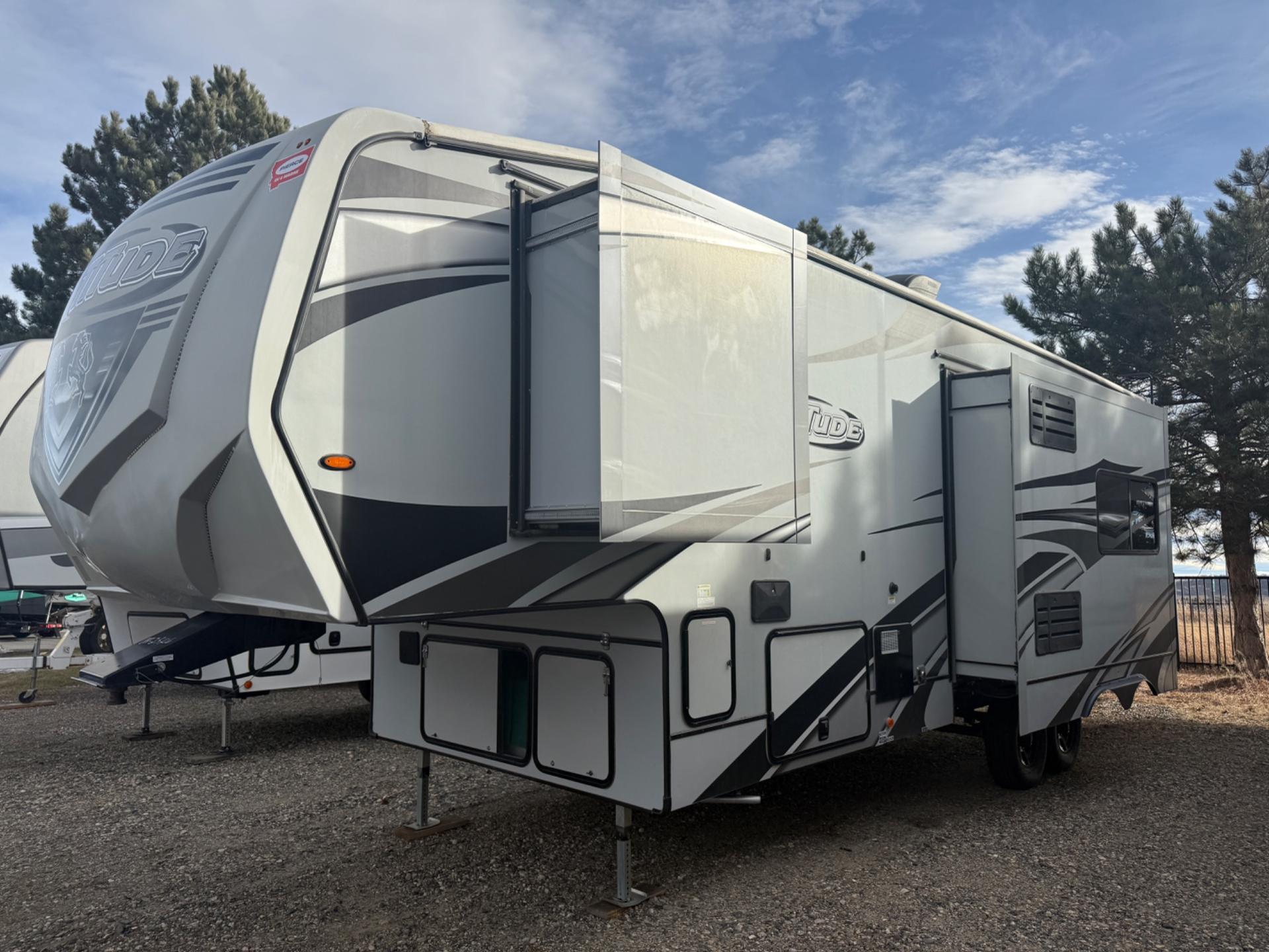 2020 Eclipse 2020 Eclipse Attitude - thumbnail 2