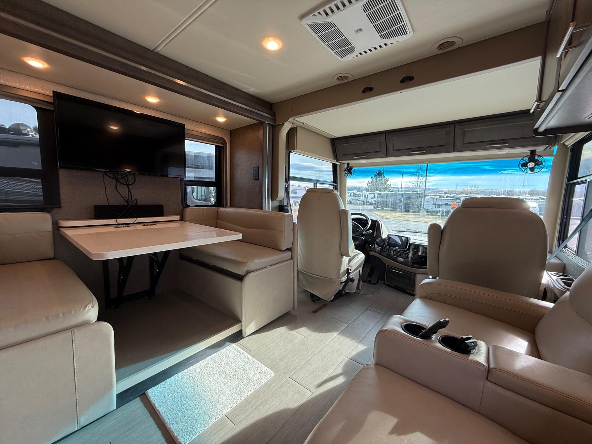 2022 Thor Motor Coach 2022 Thor Motor Coach Palazzo - thumbnail 18