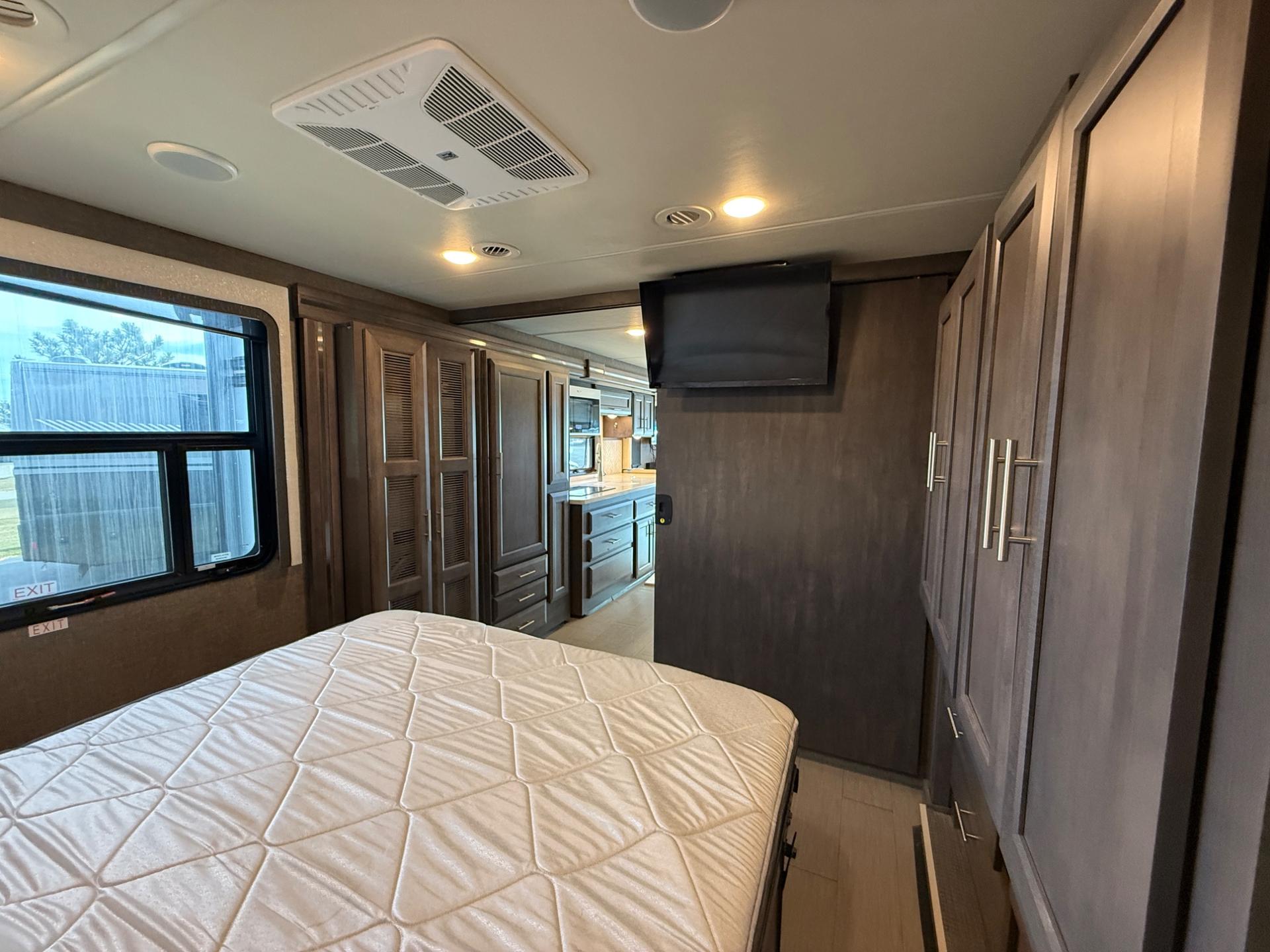 2022 Thor Motor Coach 2022 Thor Motor Coach Palazzo - thumbnail 24