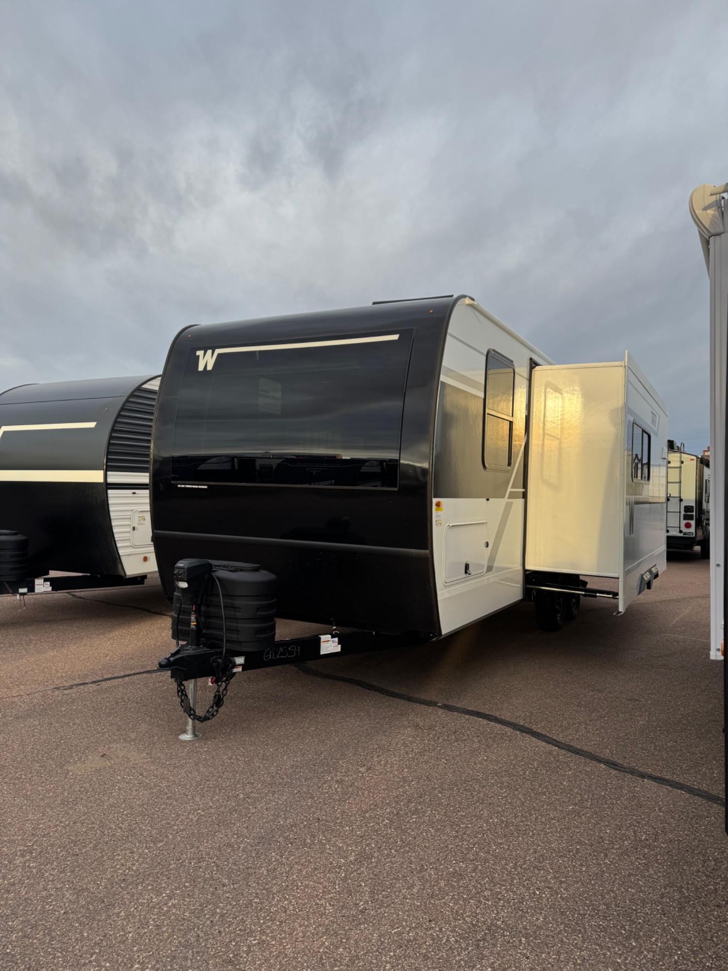 2026 Winnebago 2026 Winnebago Thrive - thumbnail 3