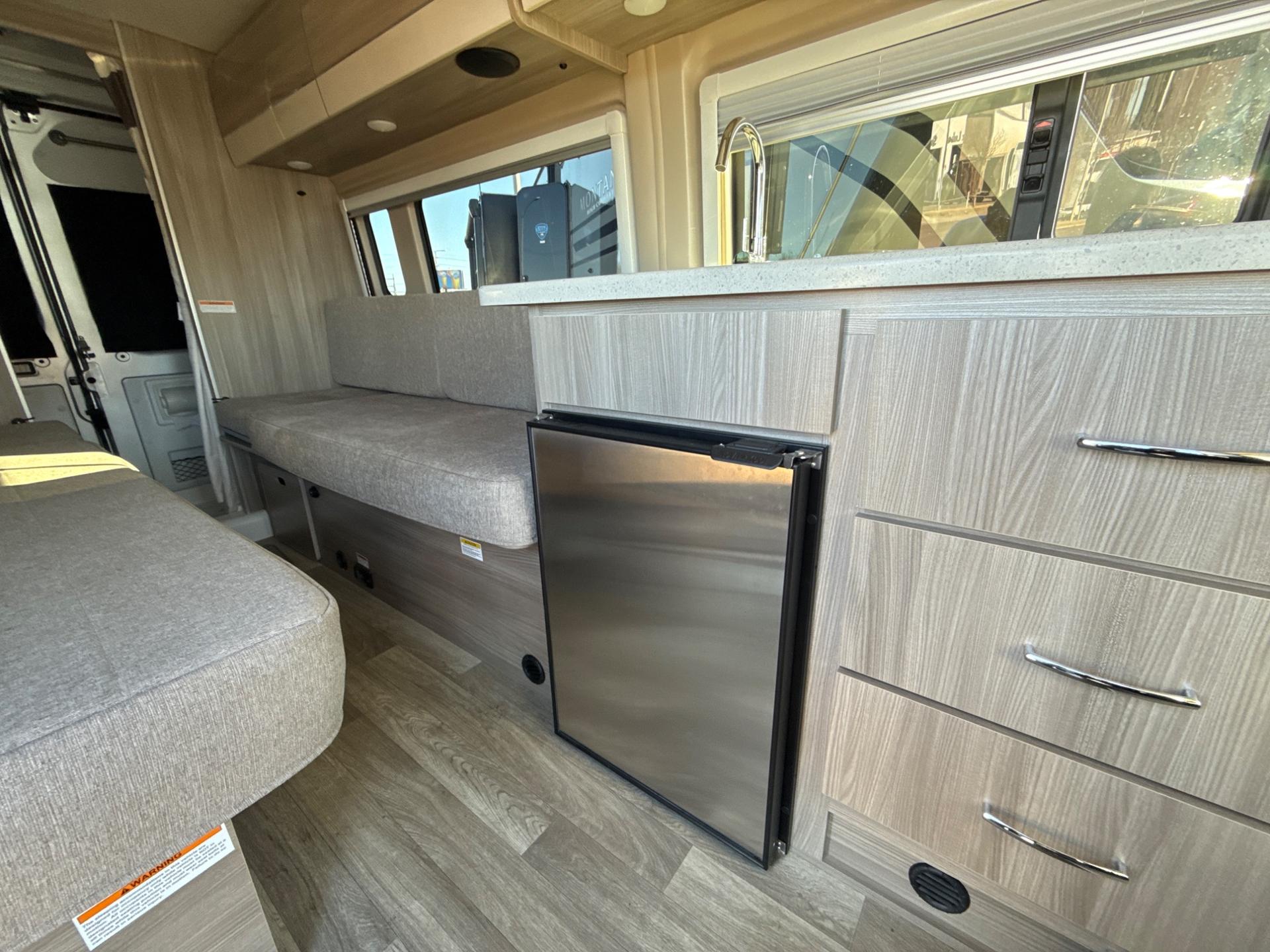 2026 Thor Motor Coach 2026 Thor Motor Coach Chateau - thumbnail 25