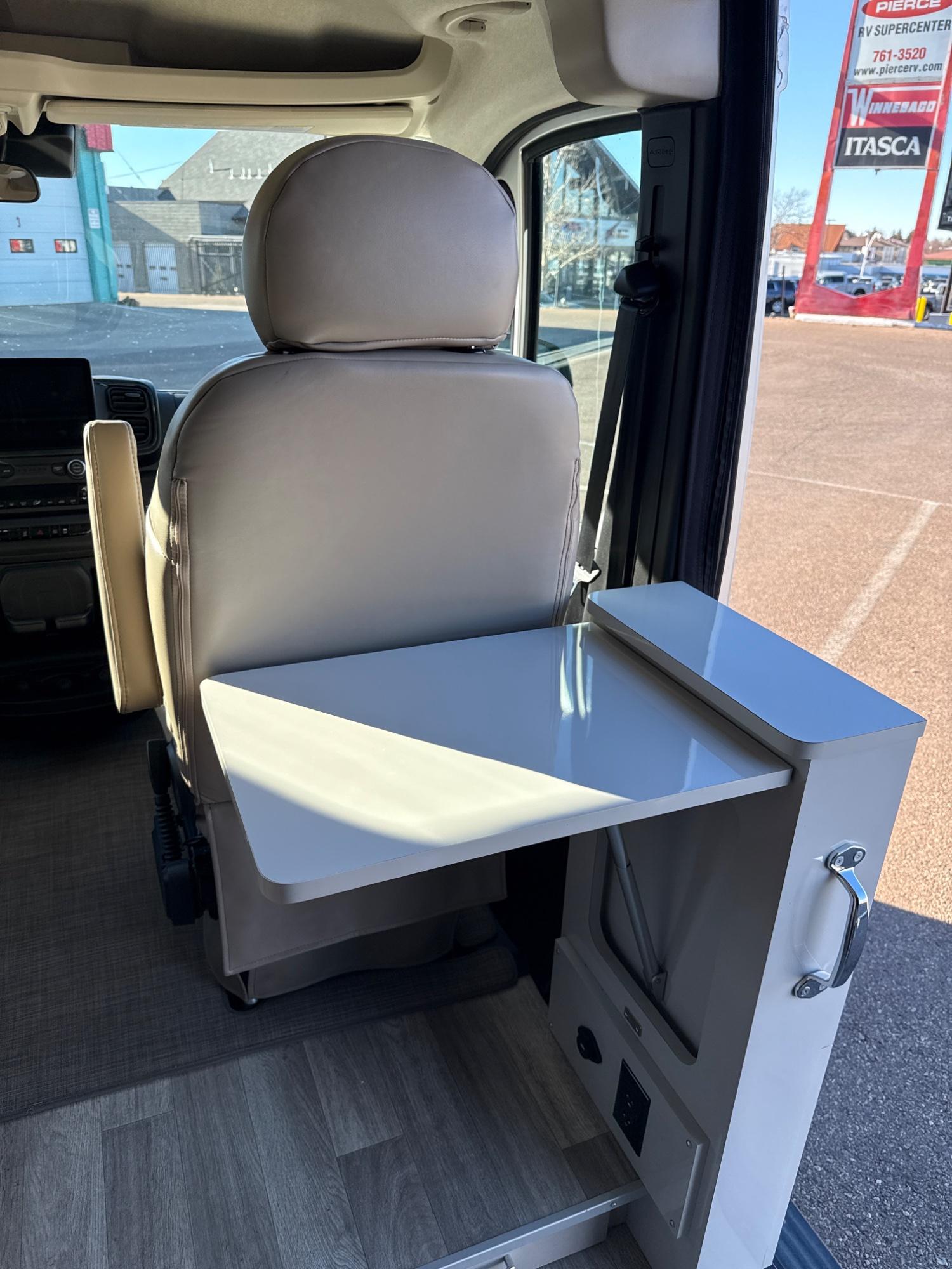 2026 Thor Motor Coach 2026 Thor Motor Coach Chateau - thumbnail 27