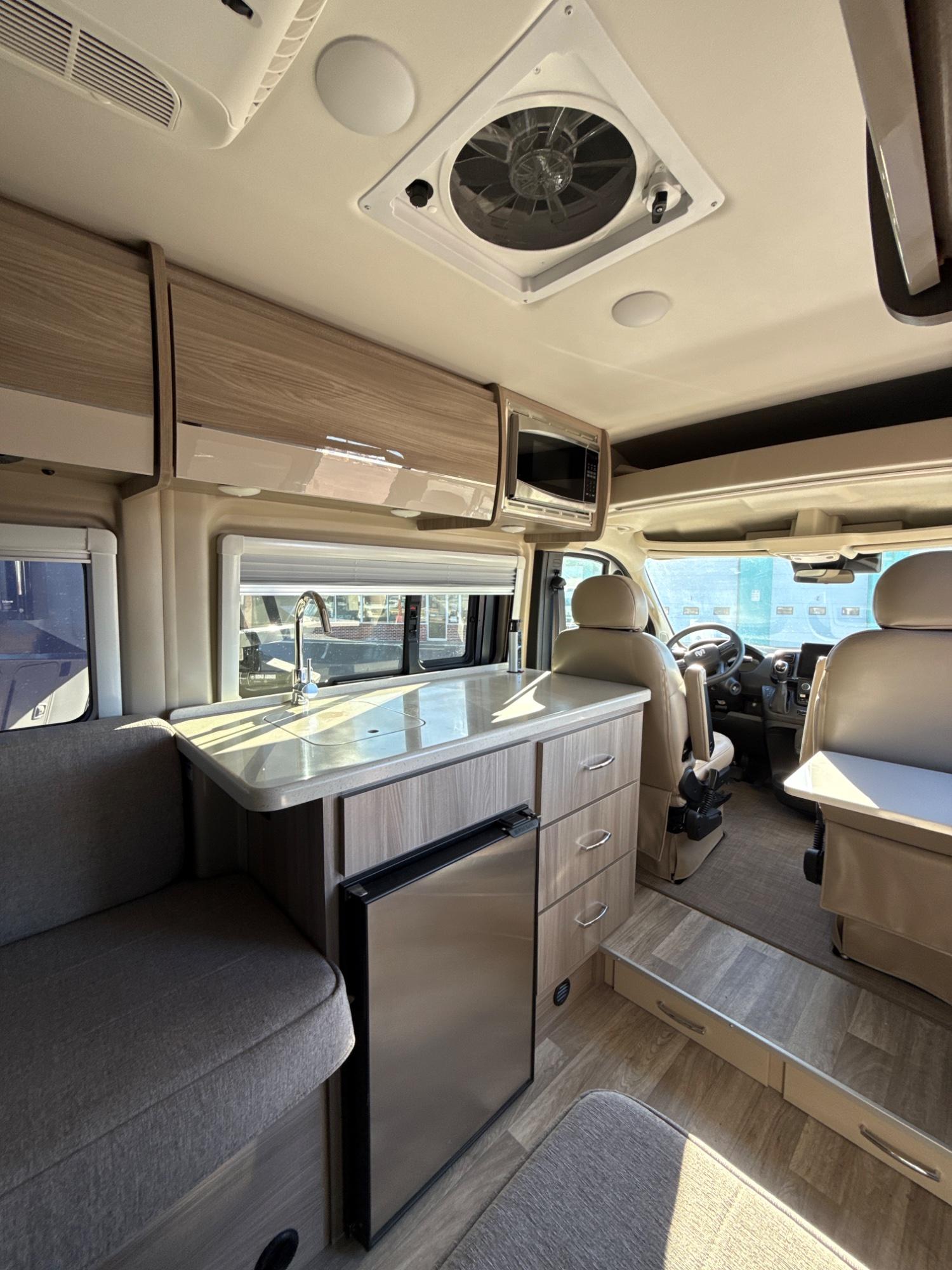 2025 Thor Motor Coach 2025 Thor Motor Coach Tellaro - thumbnail 11