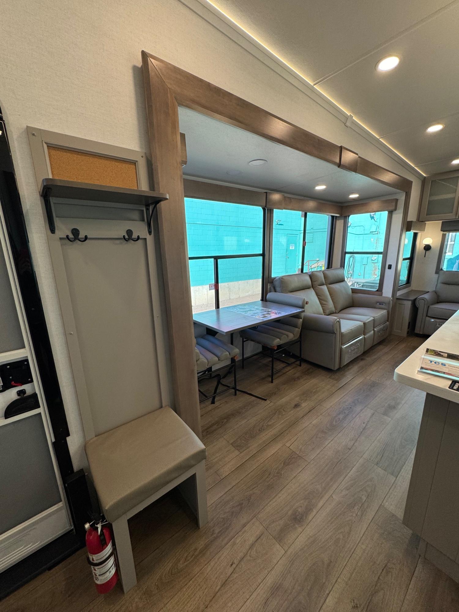 2025 Alliance RV 2025 Alliance RV Paradigm - thumbnail 10