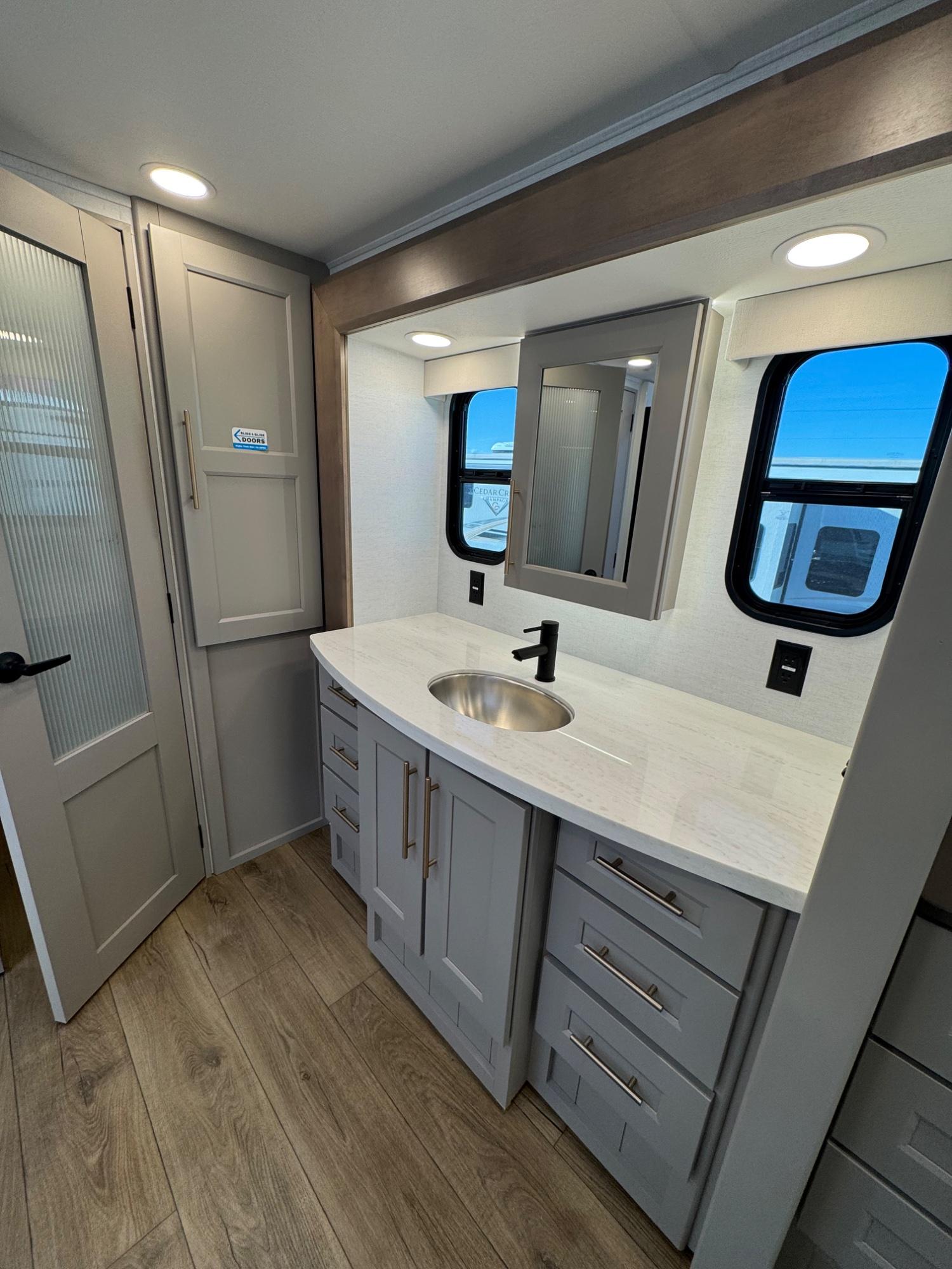 2025 Alliance RV 2025 Alliance RV Paradigm - thumbnail 24