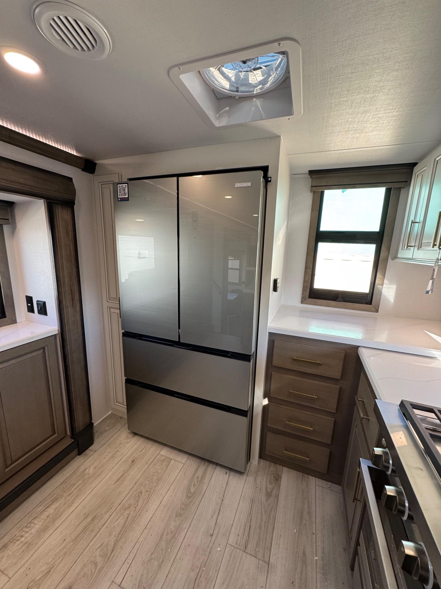 2026 Keystone RV 2026 Keystone RV Montana - thumbnail 18