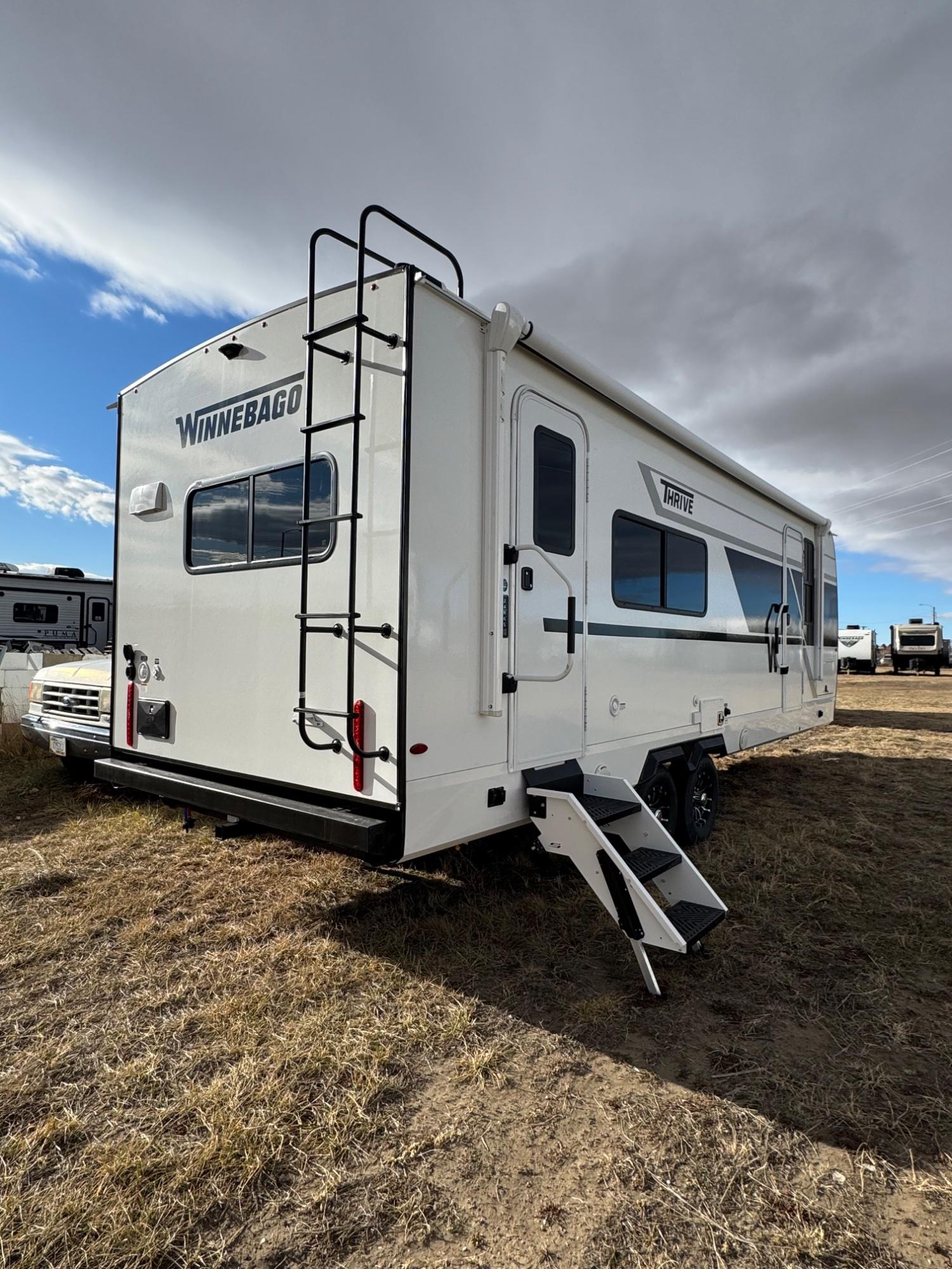 2026 Winnebago 2026 Winnebago Thrive - thumbnail 4