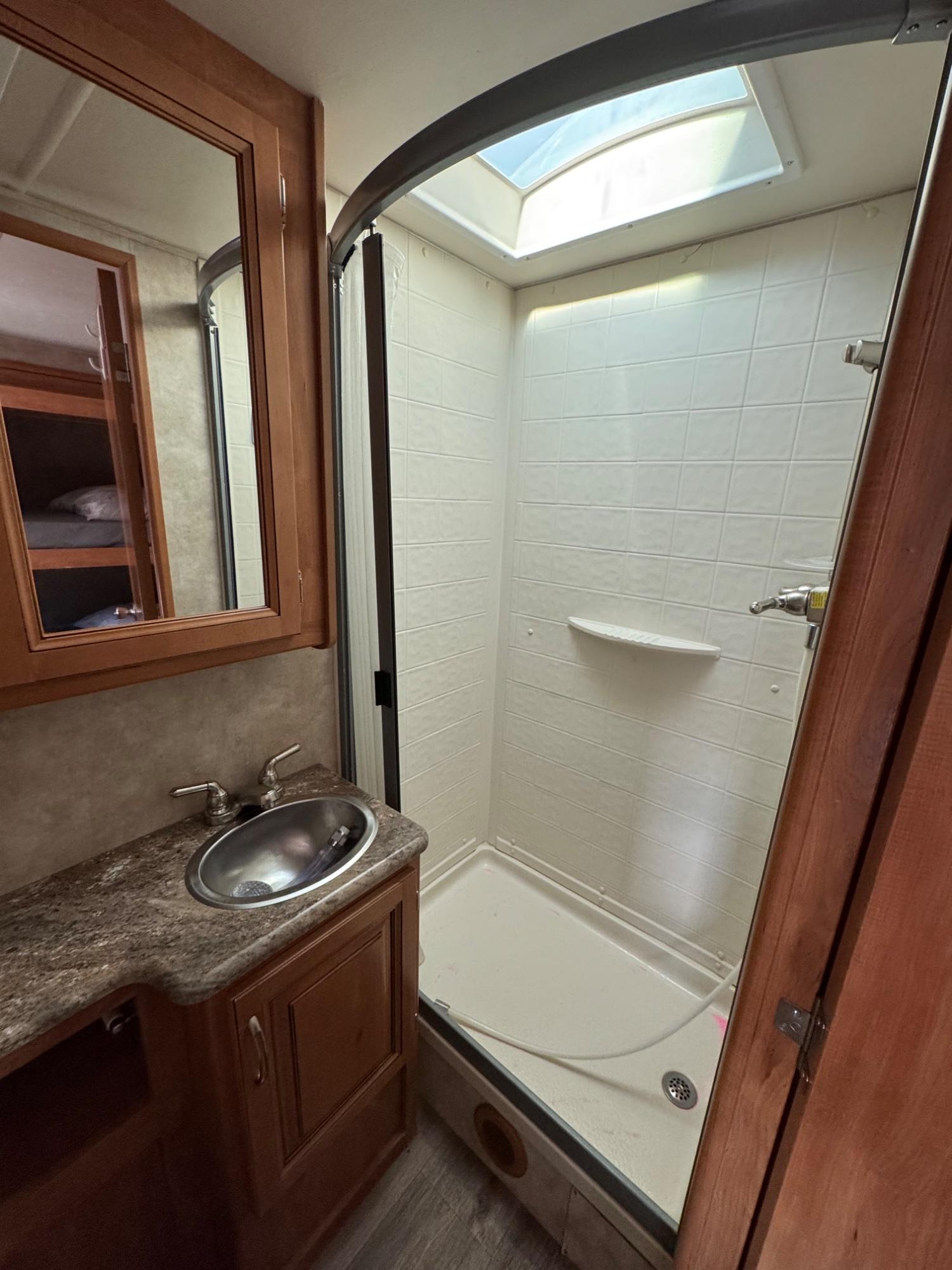 2017 NeXus RV 2017 NeXus RV Phantom - thumbnail 15