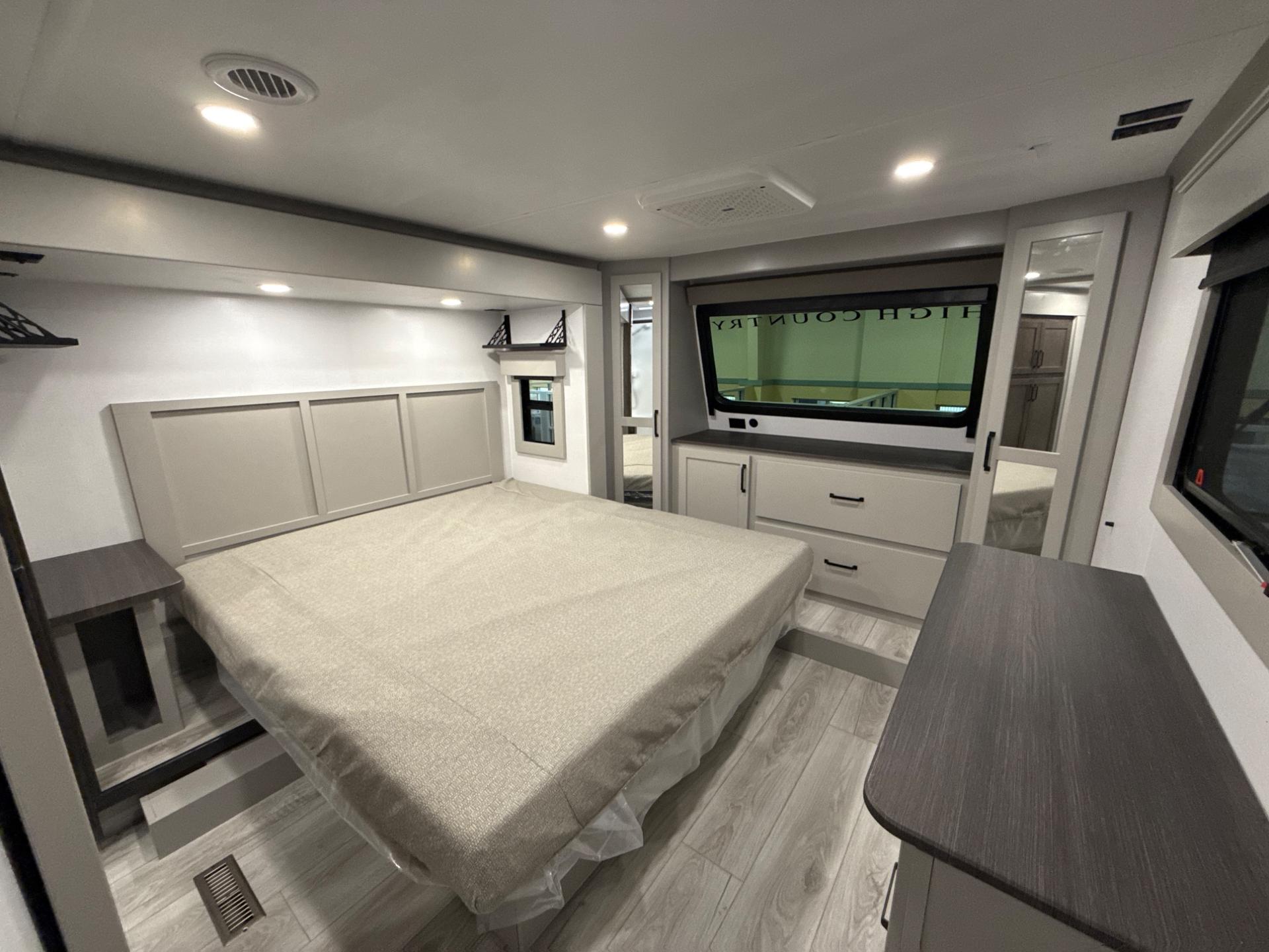 2025 Keystone RV 2025 Keystone RV Montana - thumbnail 33
