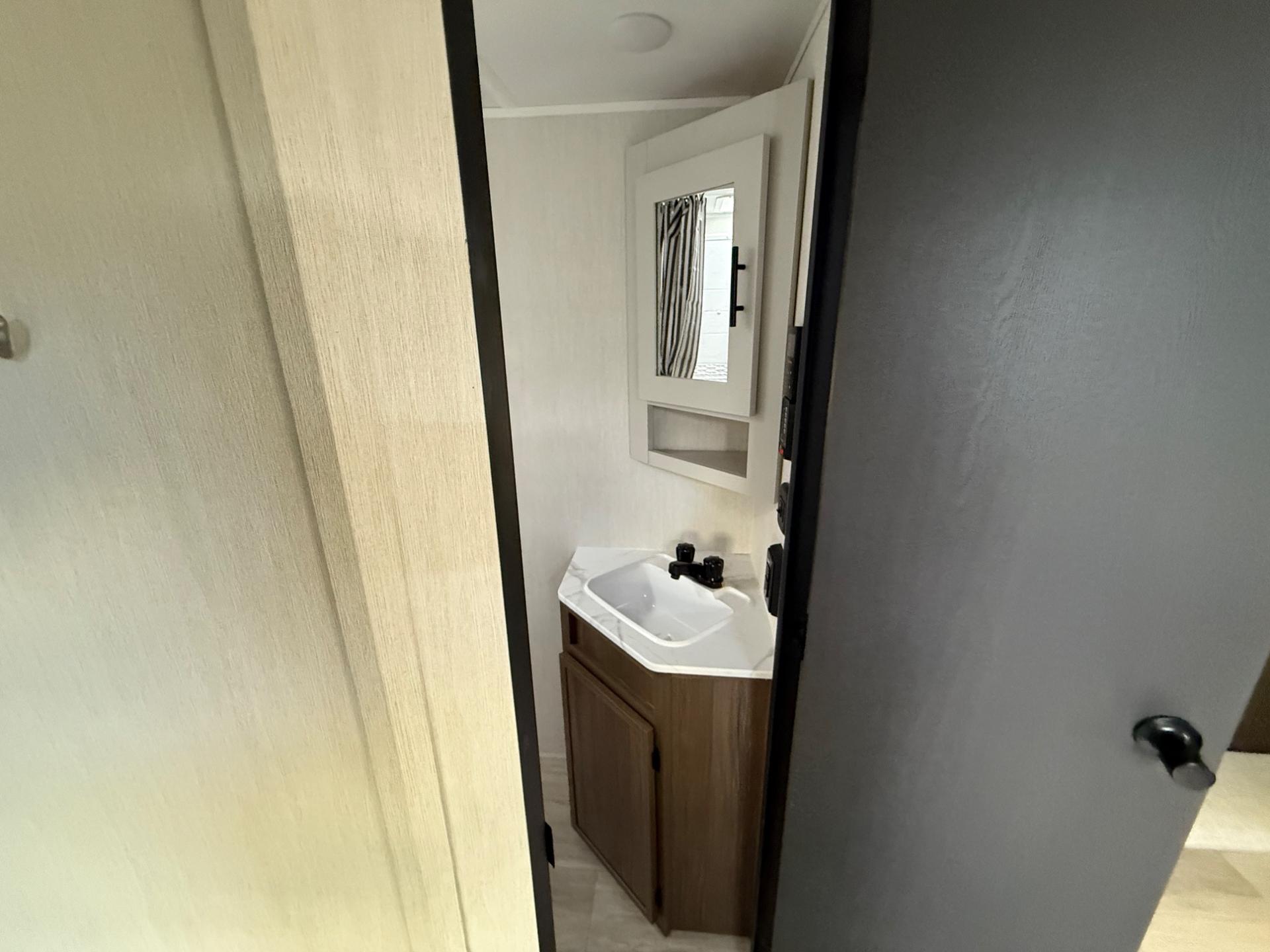 2026 Prime Time RV 2026 Prime Time RV Avenger - thumbnail 15