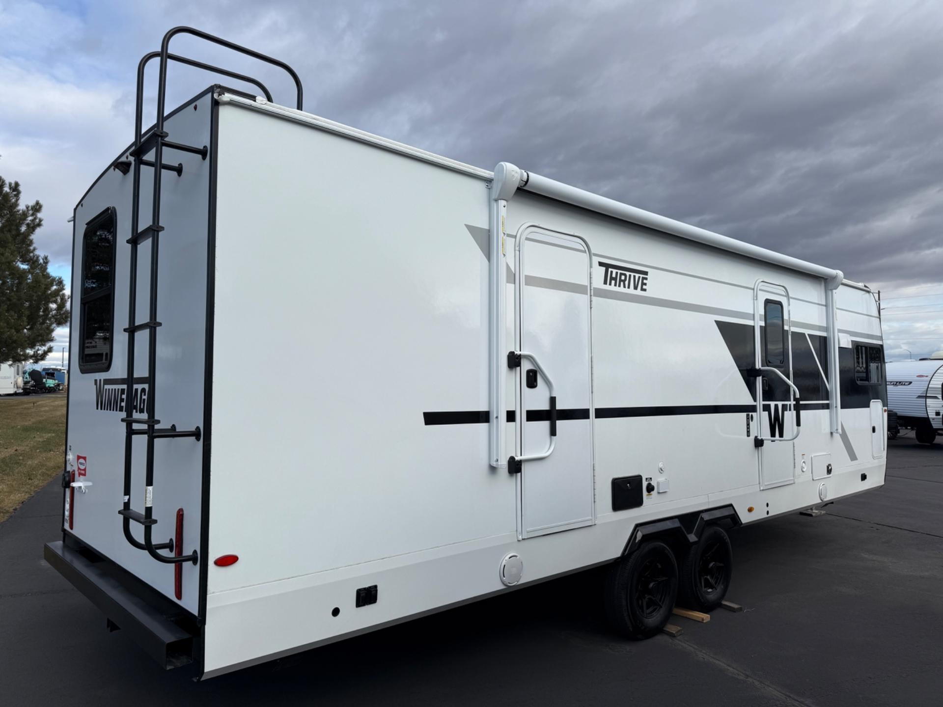 2026 Winnebago 2026 Winnebago Thrive - thumbnail 4