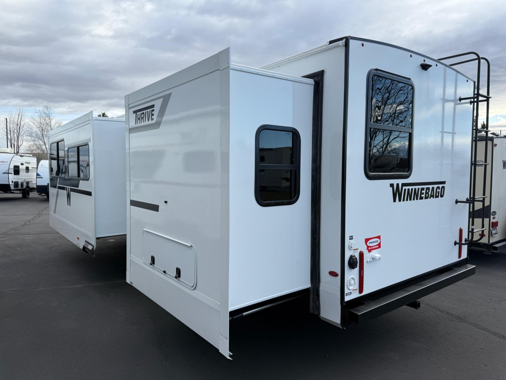 2026 Winnebago 2026 Winnebago Thrive - thumbnail 5