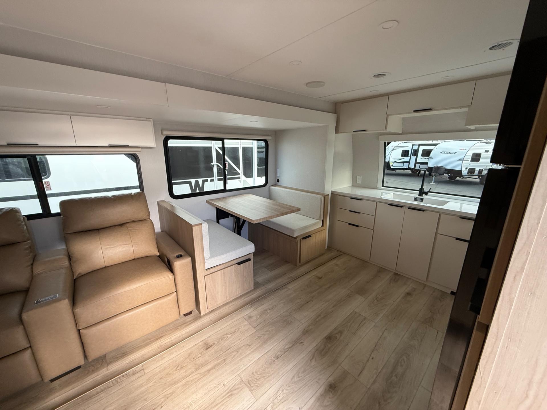 2026 Winnebago 2026 Winnebago Thrive - thumbnail 9