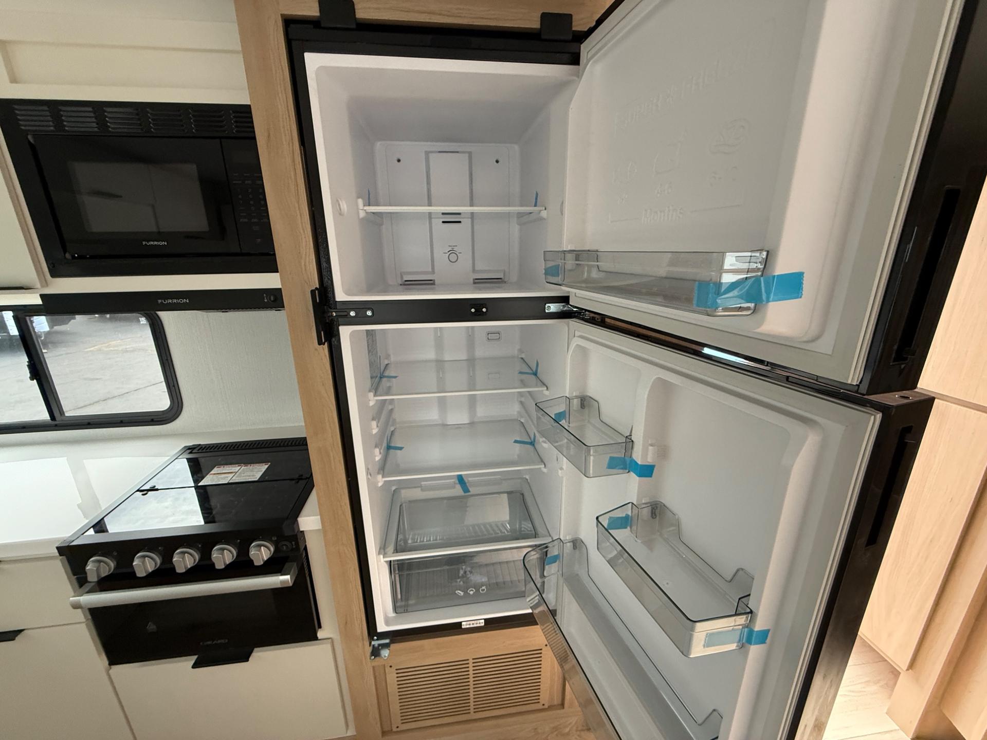 2026 Winnebago 2026 Winnebago Thrive - thumbnail 14