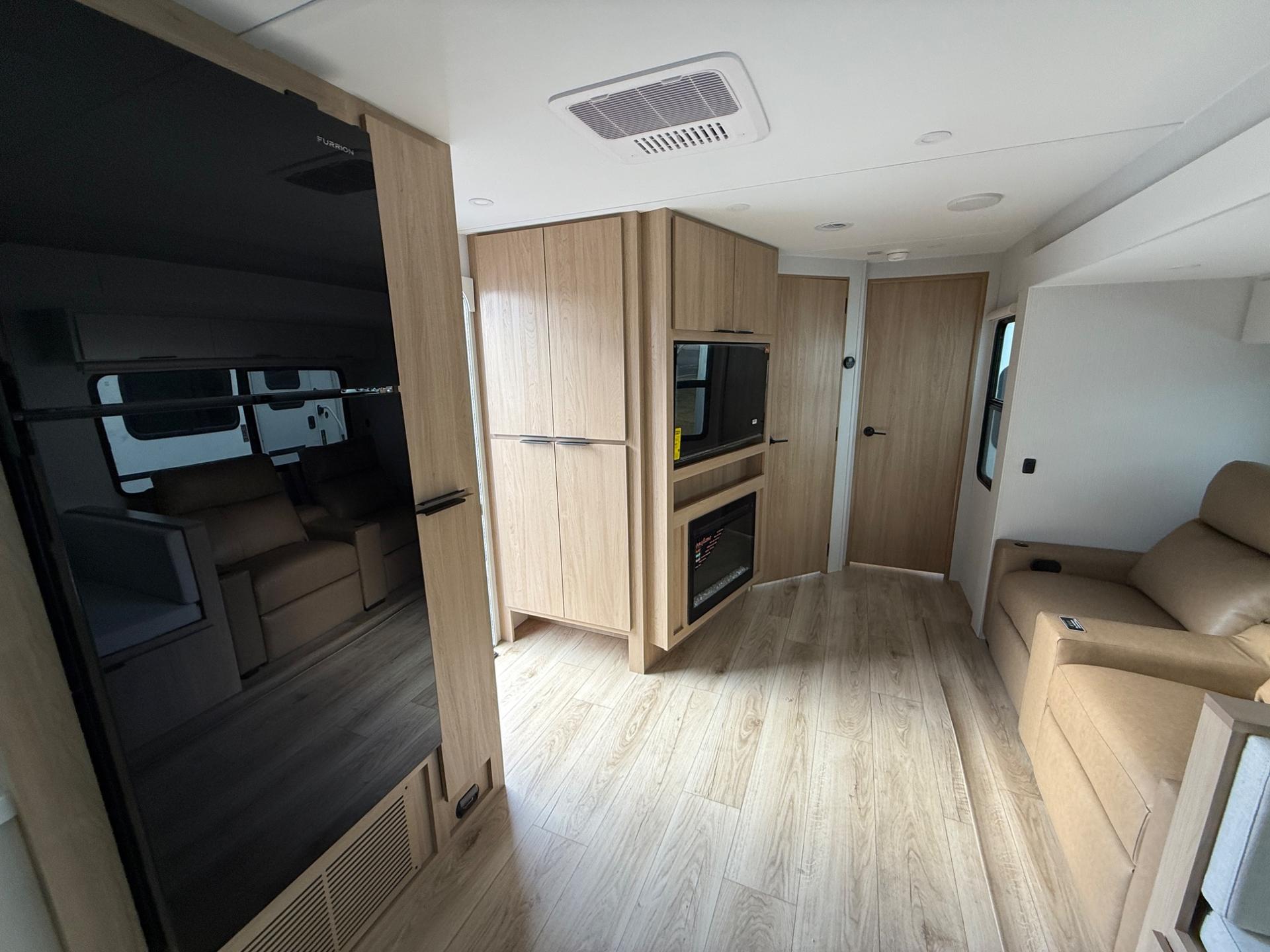 2026 Winnebago 2026 Winnebago Thrive - thumbnail 16