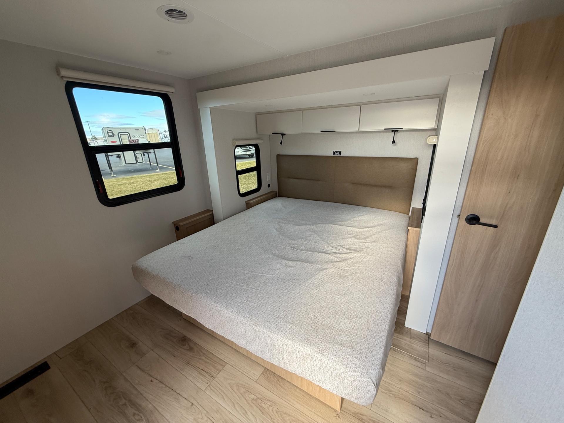 2026 Winnebago 2026 Winnebago Thrive - thumbnail 19