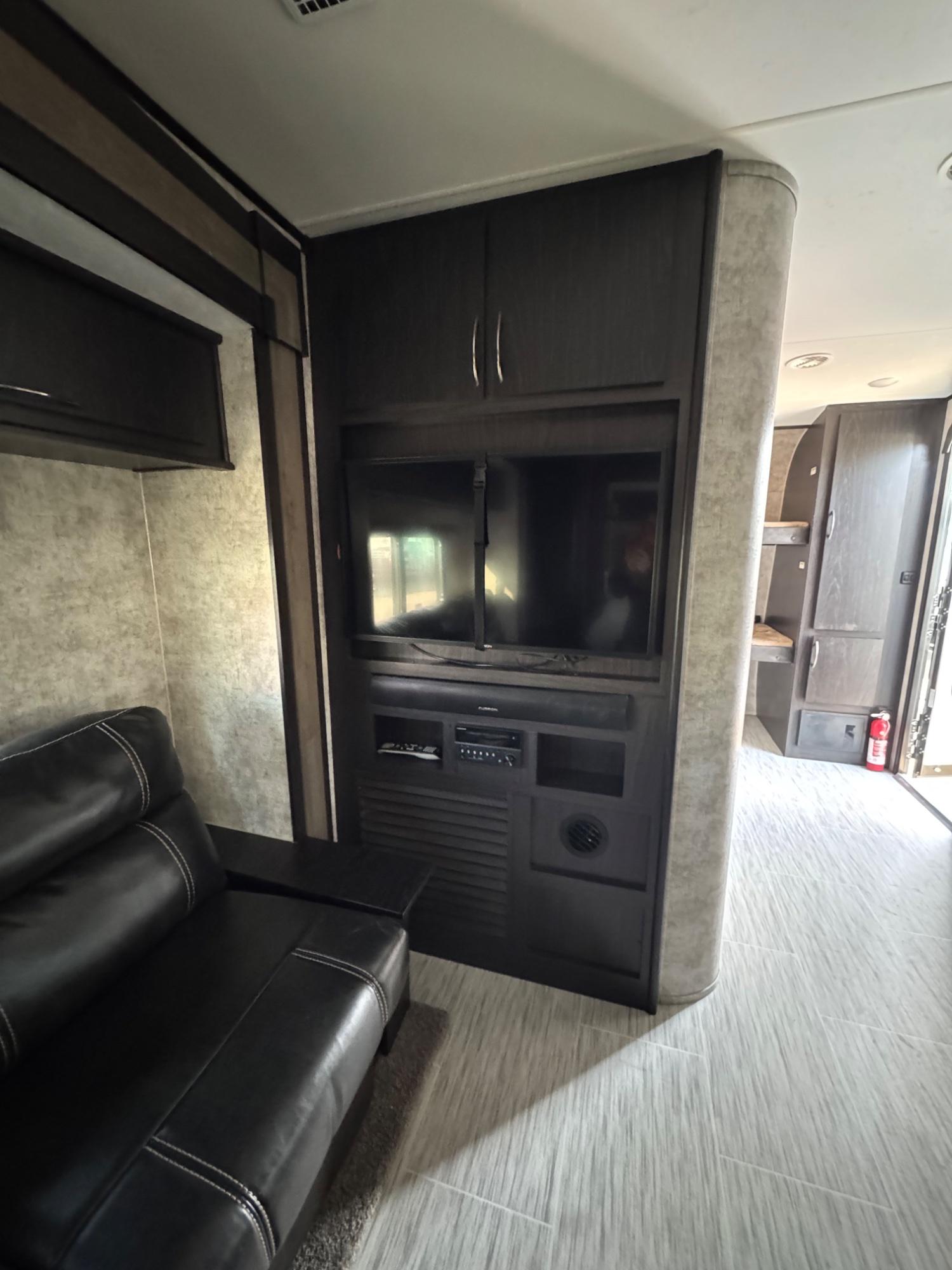 2018 Highland Ridge 2018 Highland Ridge Highlander - thumbnail 8