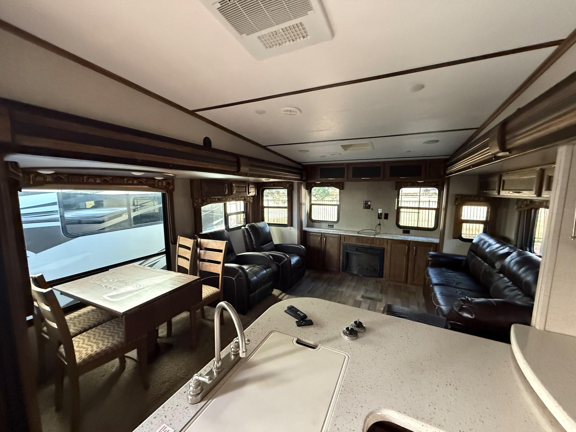 2018 Keystone 2018 Keystone Cougar - thumbnail 13