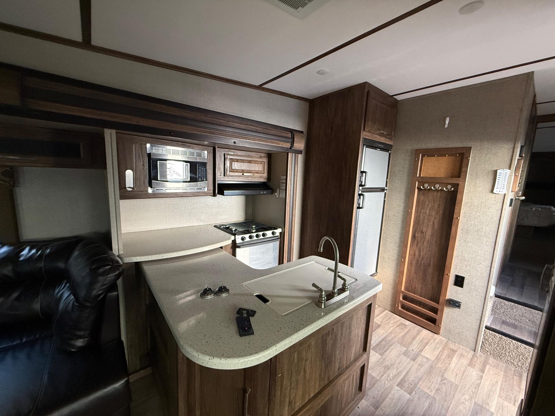 2018 Keystone 2018 Keystone Cougar - thumbnail 18