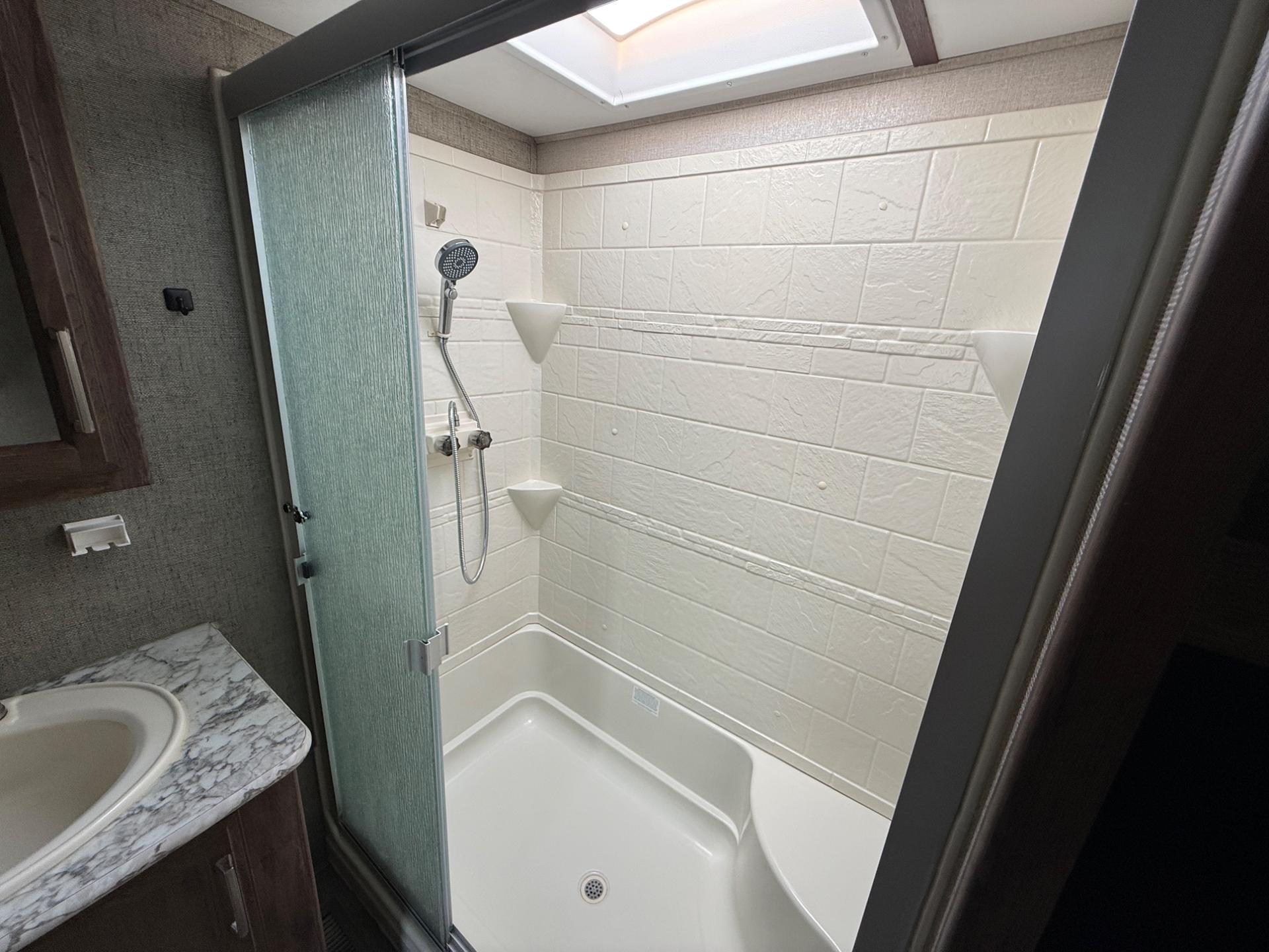 2018 Keystone 2018 Keystone Cougar - thumbnail 22