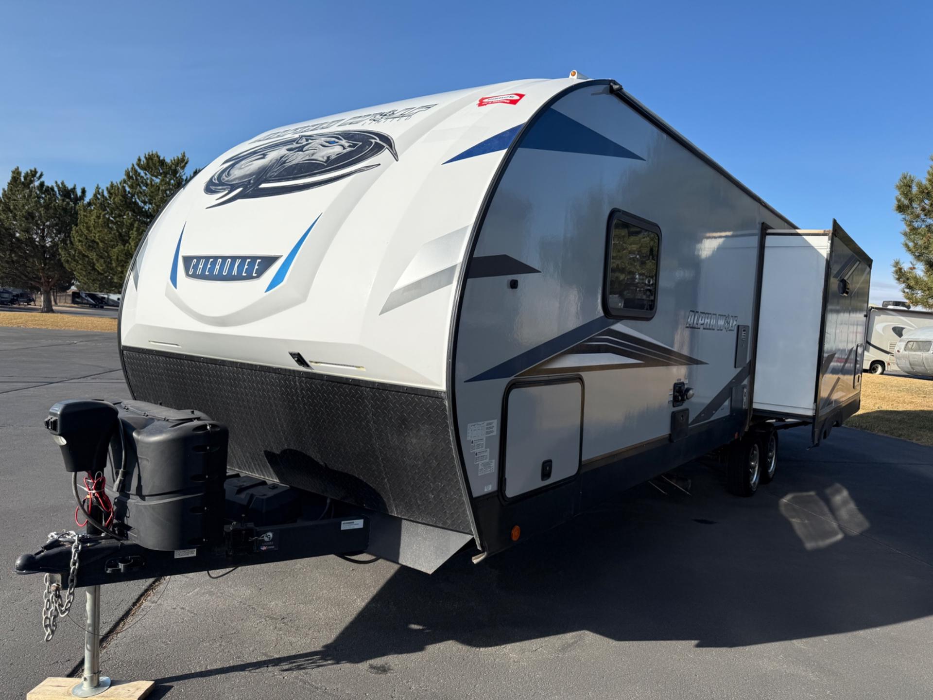 2022 Cherokee 2022 Cherokee Alpha Wolf - thumbnail 2