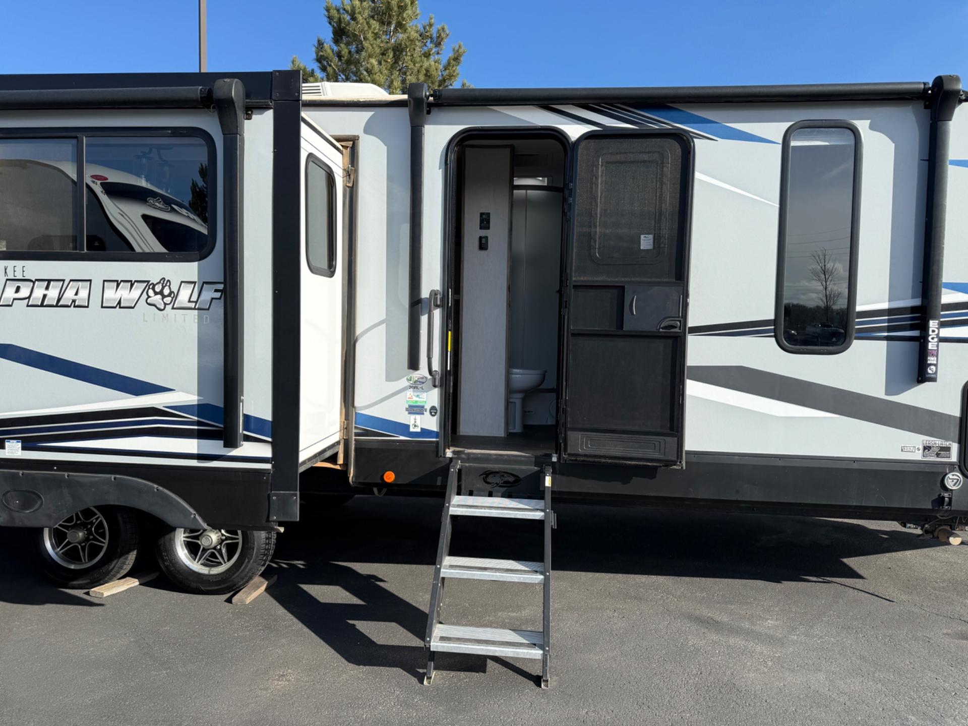 2022 Cherokee 2022 Cherokee Alpha Wolf - thumbnail 8