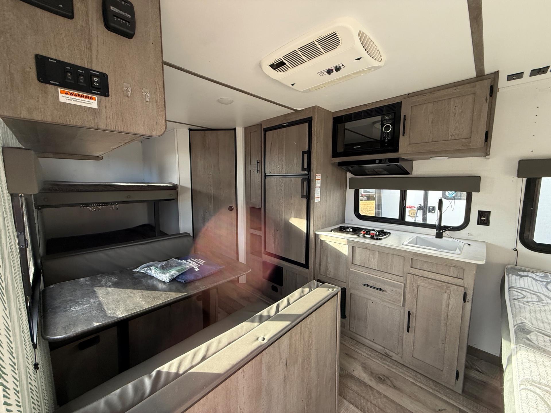 2021 Keystone RV 2021 Keystone RV Springdale - thumbnail 10