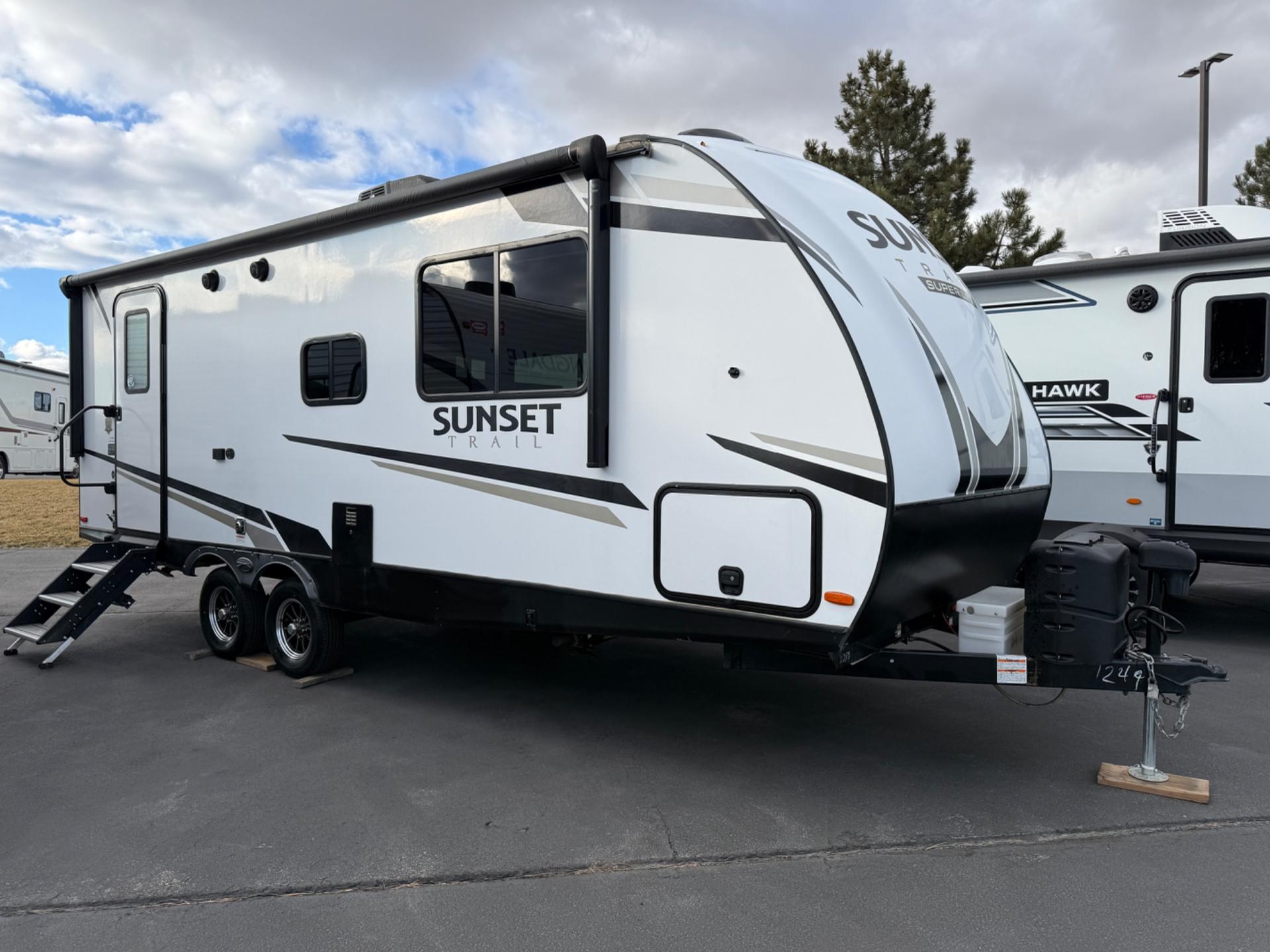 2022 CrossRoads RV Sunset Trail Super Lite 212